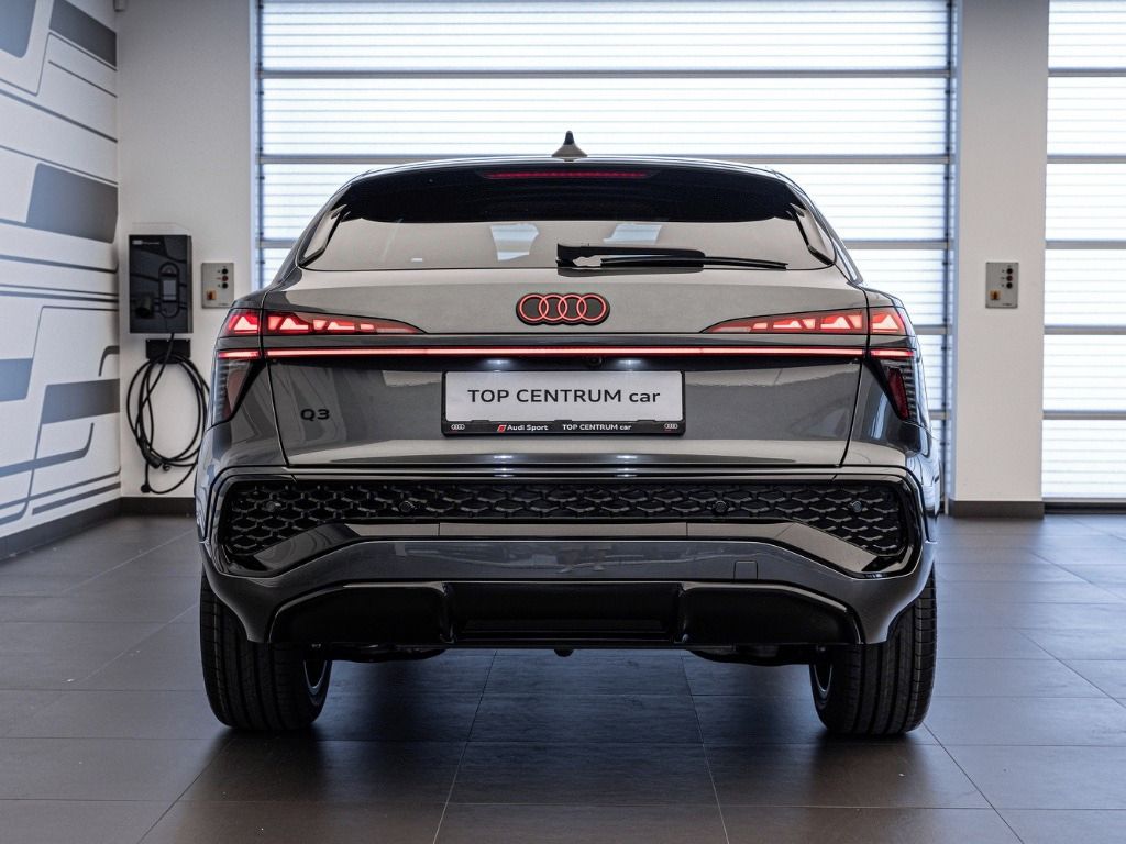 Audi Q3, Sportback NEW e-hybrid - fotka 5