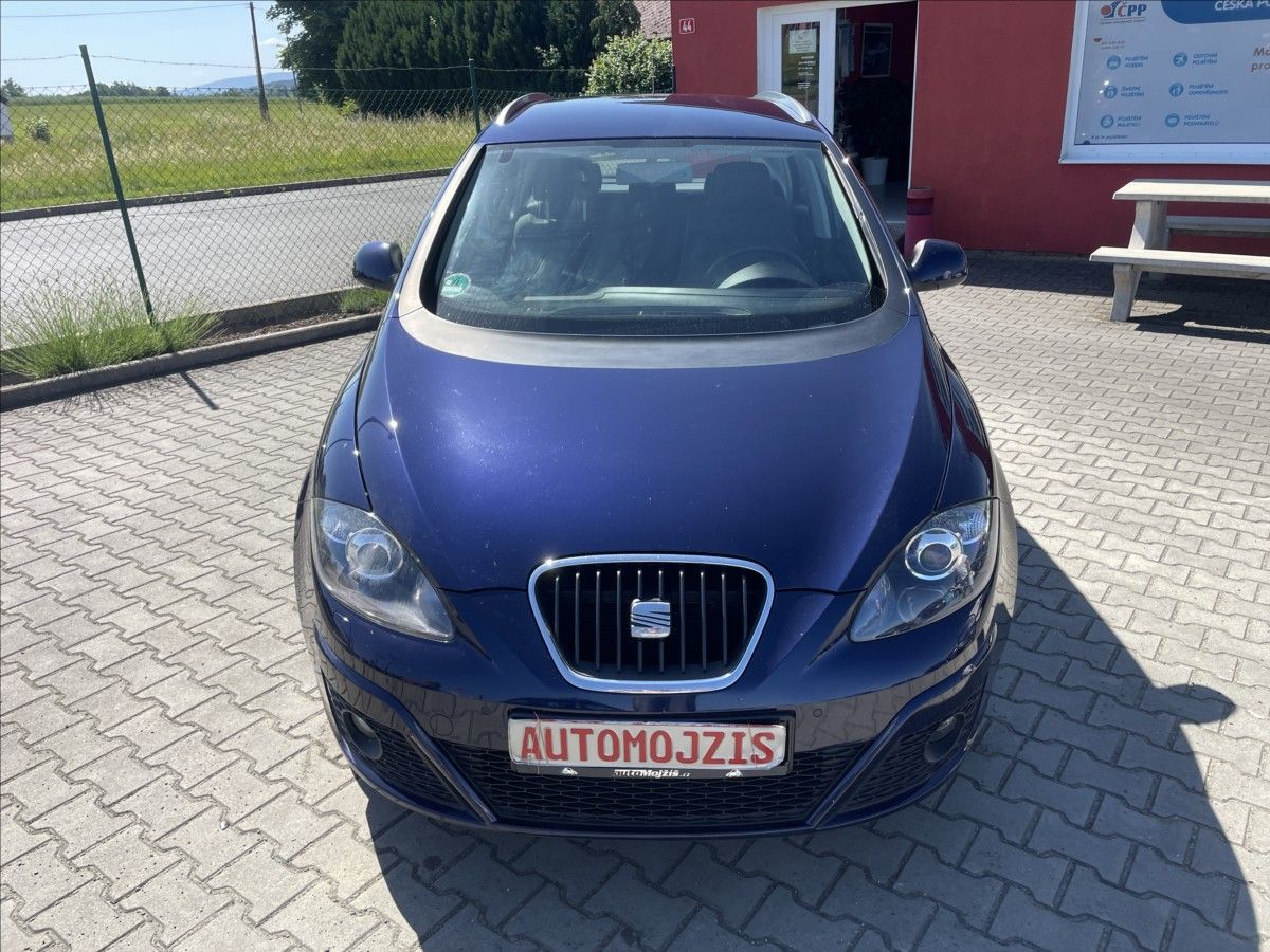 Seat Altea, 2,0 TDI DSG 1.MAJITEL 117460 K - fotka 3