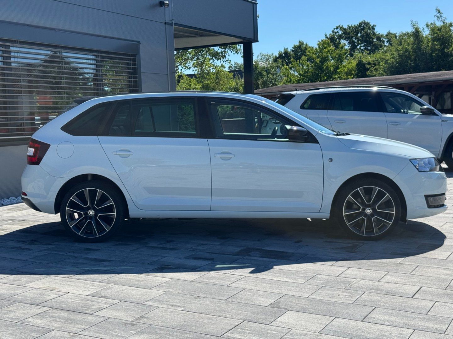 Škoda Rapid, Spaceback StylePlus 1.4TSI DSG - fotka 4