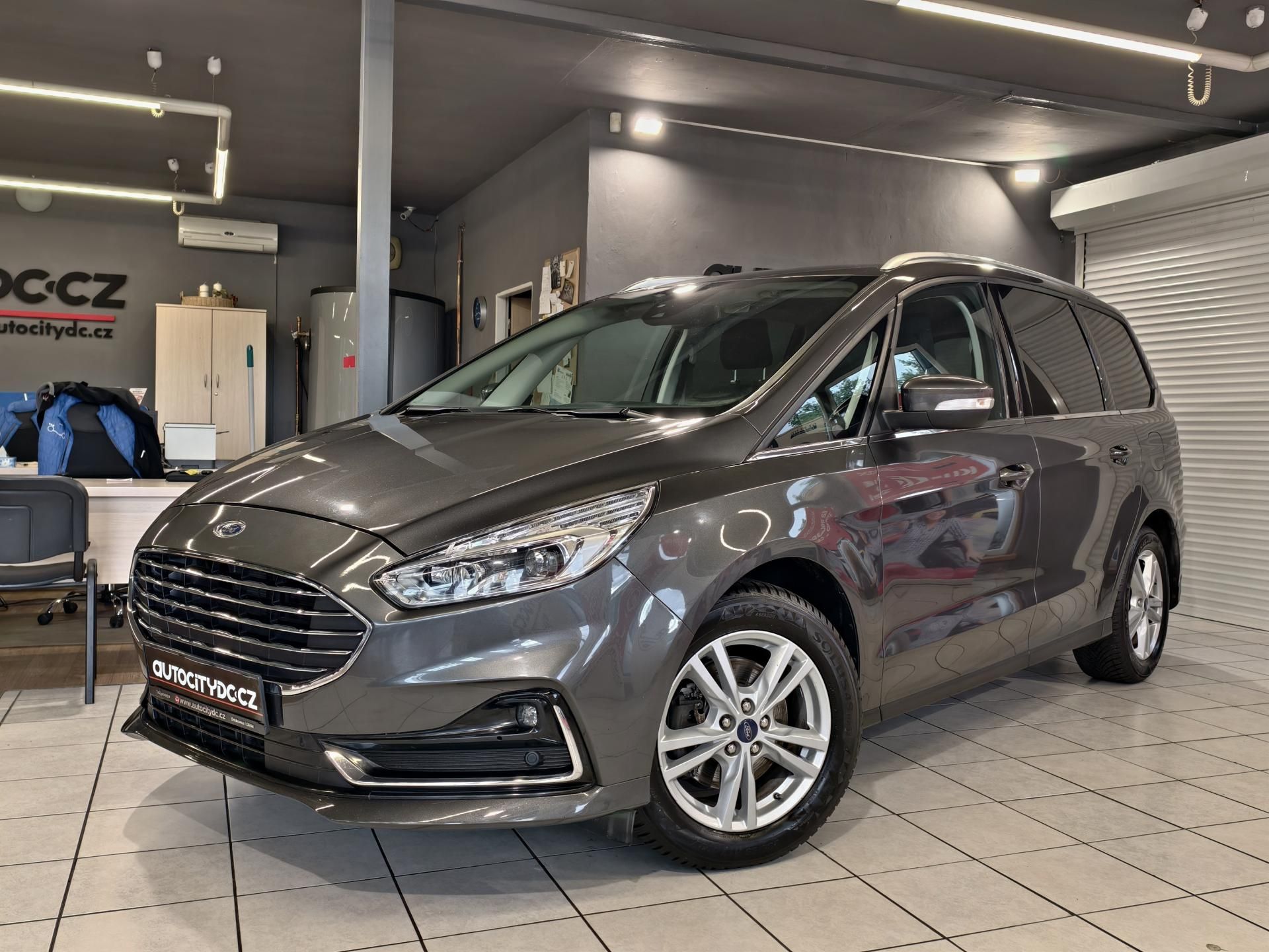 Ford Galaxy, 2.0 EcoBlue A/T 7MÍST TITANIUM - fotka 3