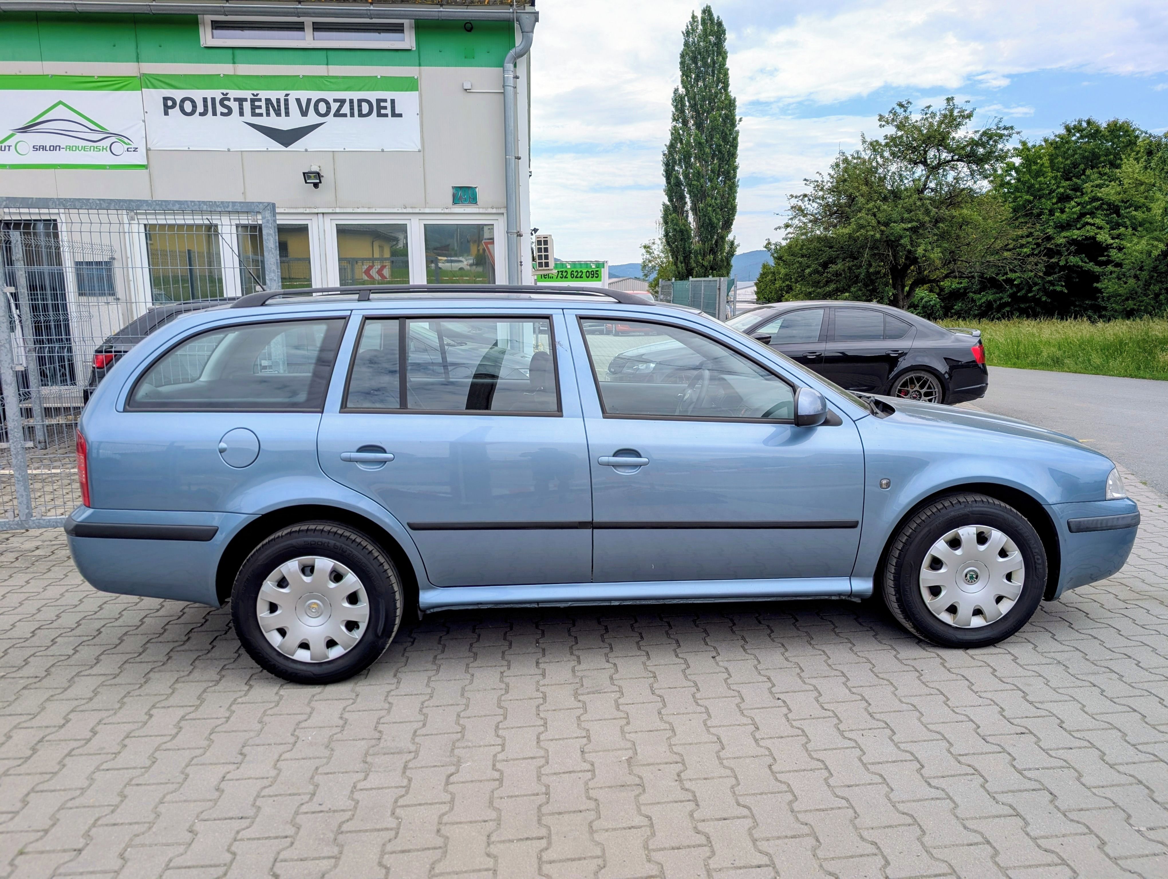 Škoda Octavia, I COMBI 1.6i 75kW TOUR 1.MAJ. - fotka 4