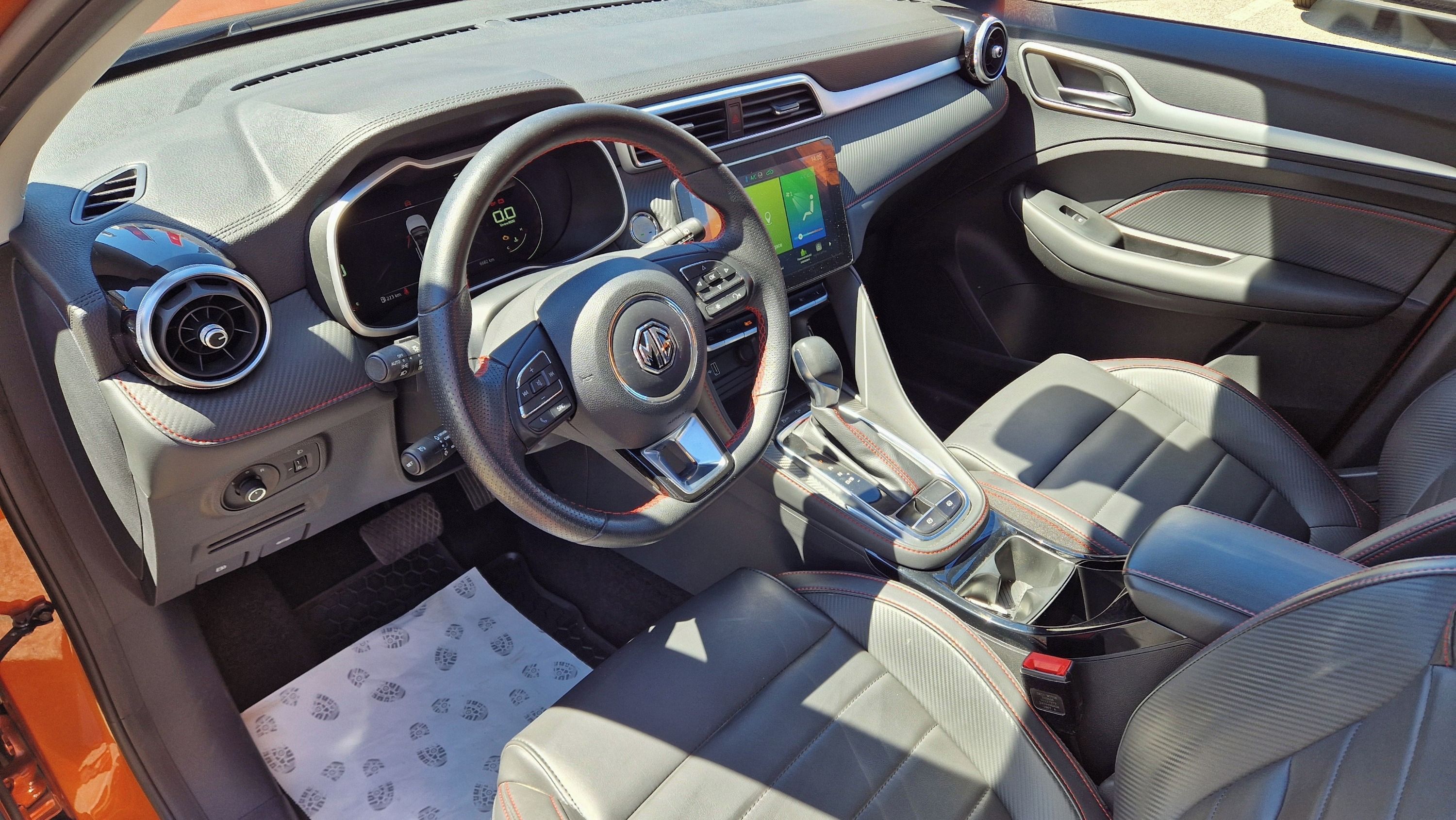 MG ZS, 1.0 TGI 6AT EXCLUSIVE 2WD - fotka 6