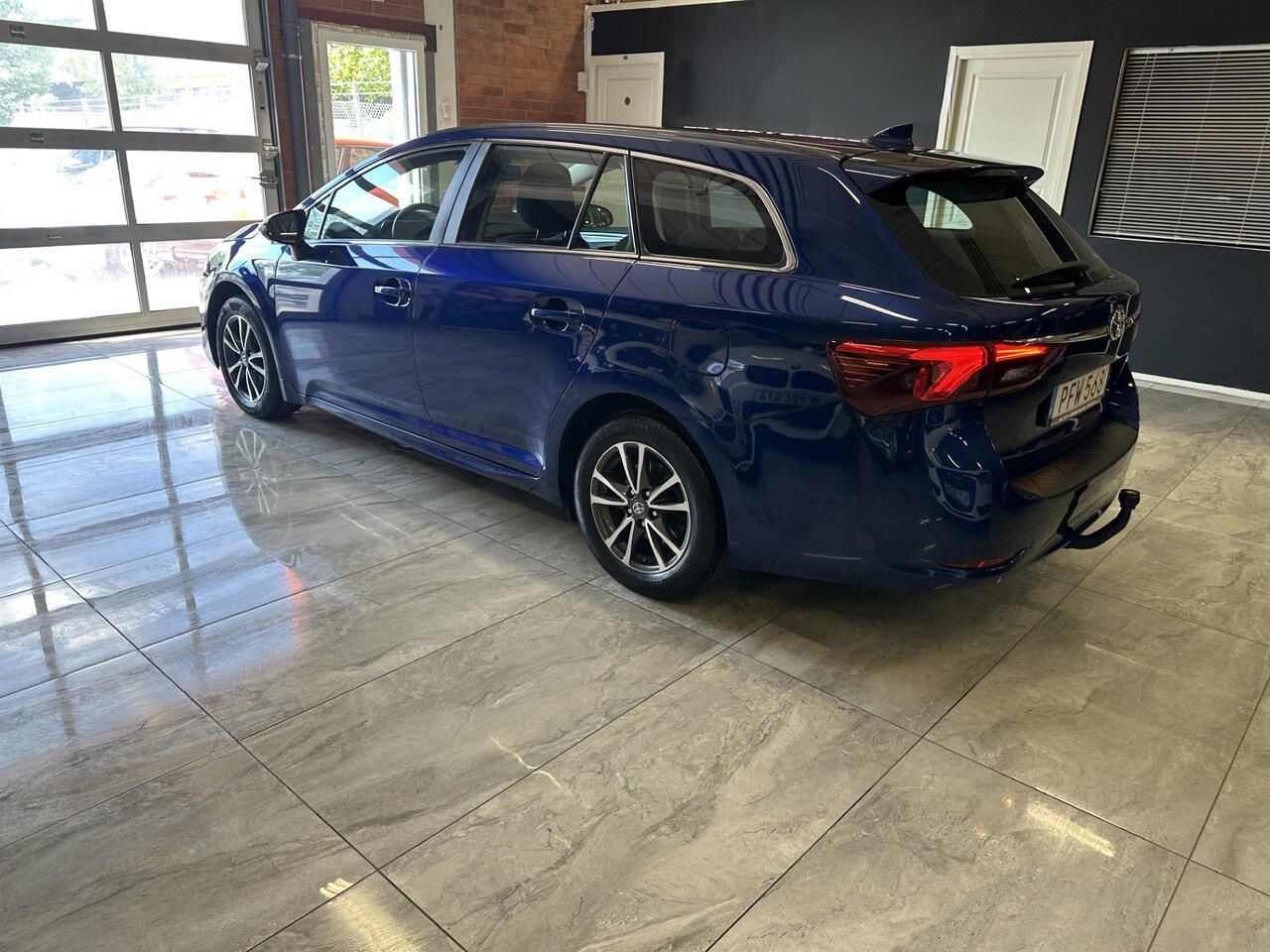 Toyota Avensis, 1.8 Active Kamera - fotka 6