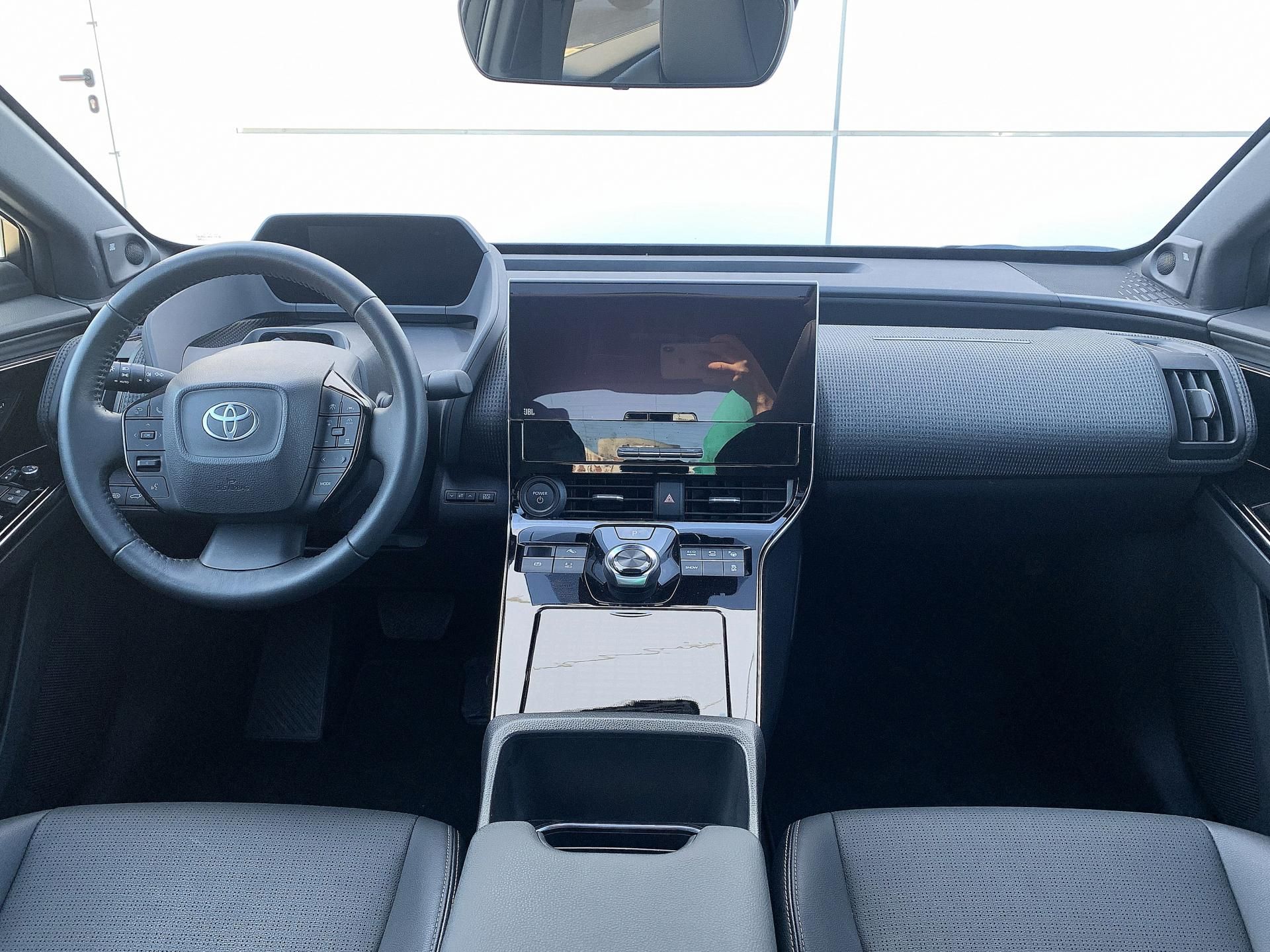 Toyota bZ4X, EXECUTIVE JBL 150kW - fotka 2