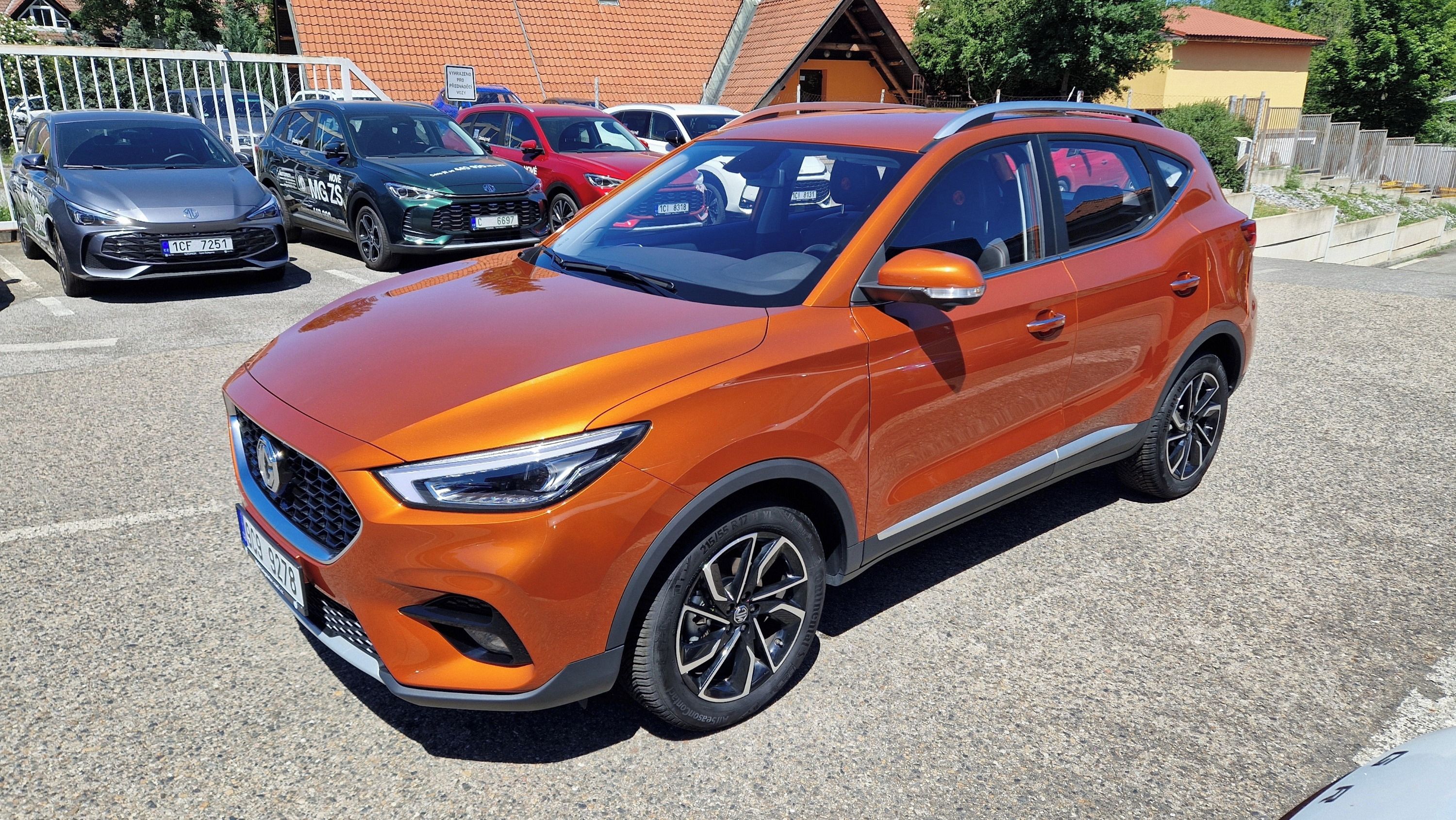 MG ZS, 1.0 TGI 6AT EXCLUSIVE 2WD - fotka 2