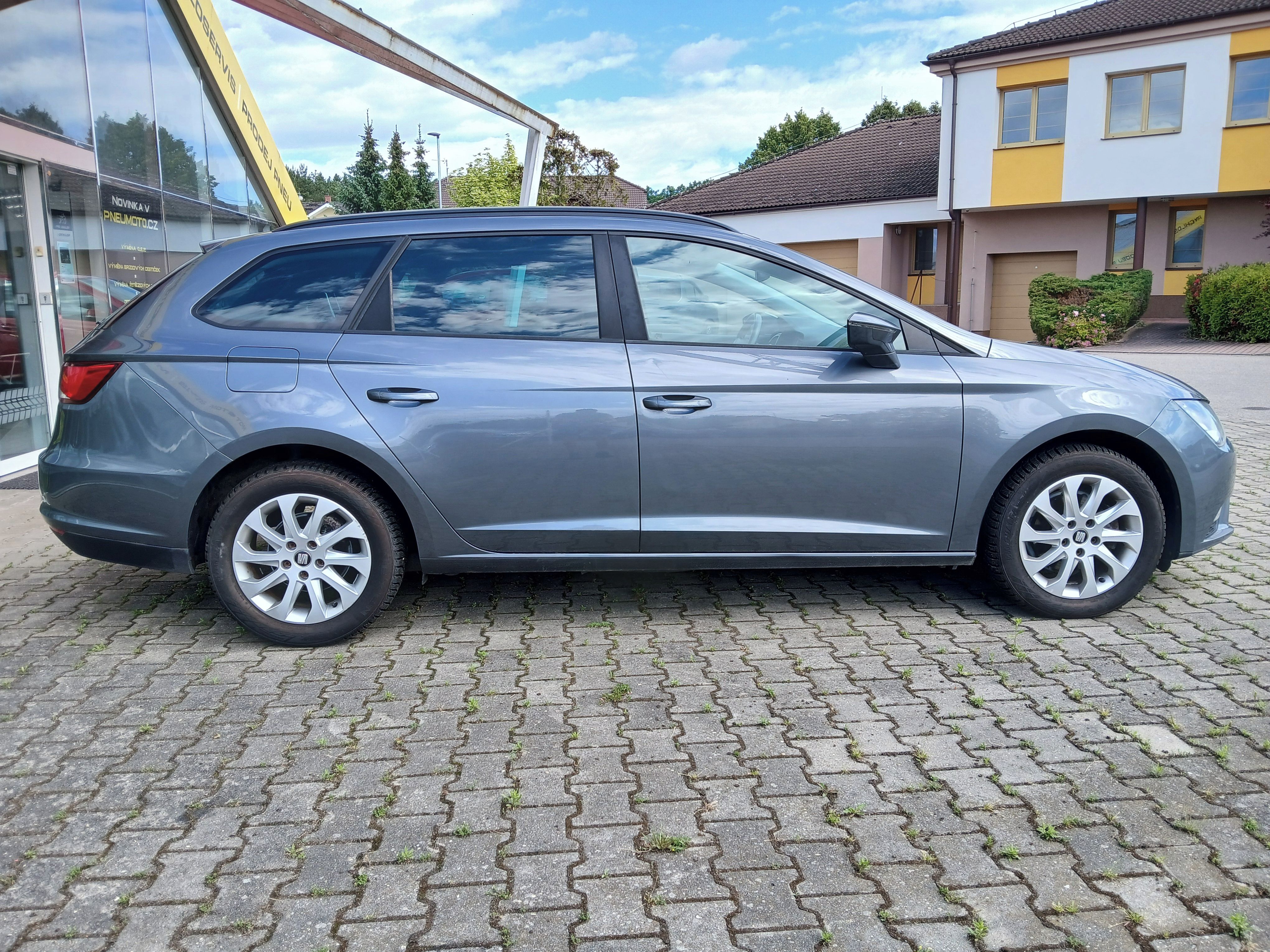 Seat Leon, 1.6TDI,77KW Manuál - fotka 6