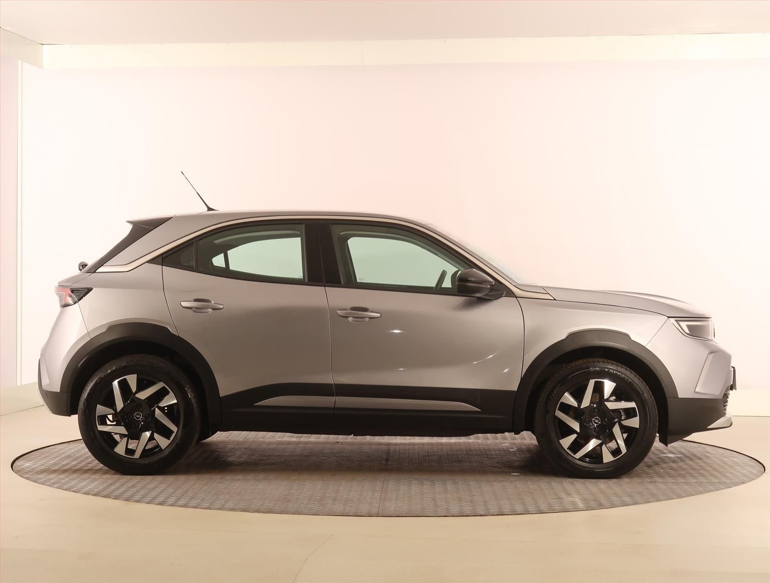 Opel Mokka, Electric 50 kWh, SoH 100% - fotka 6