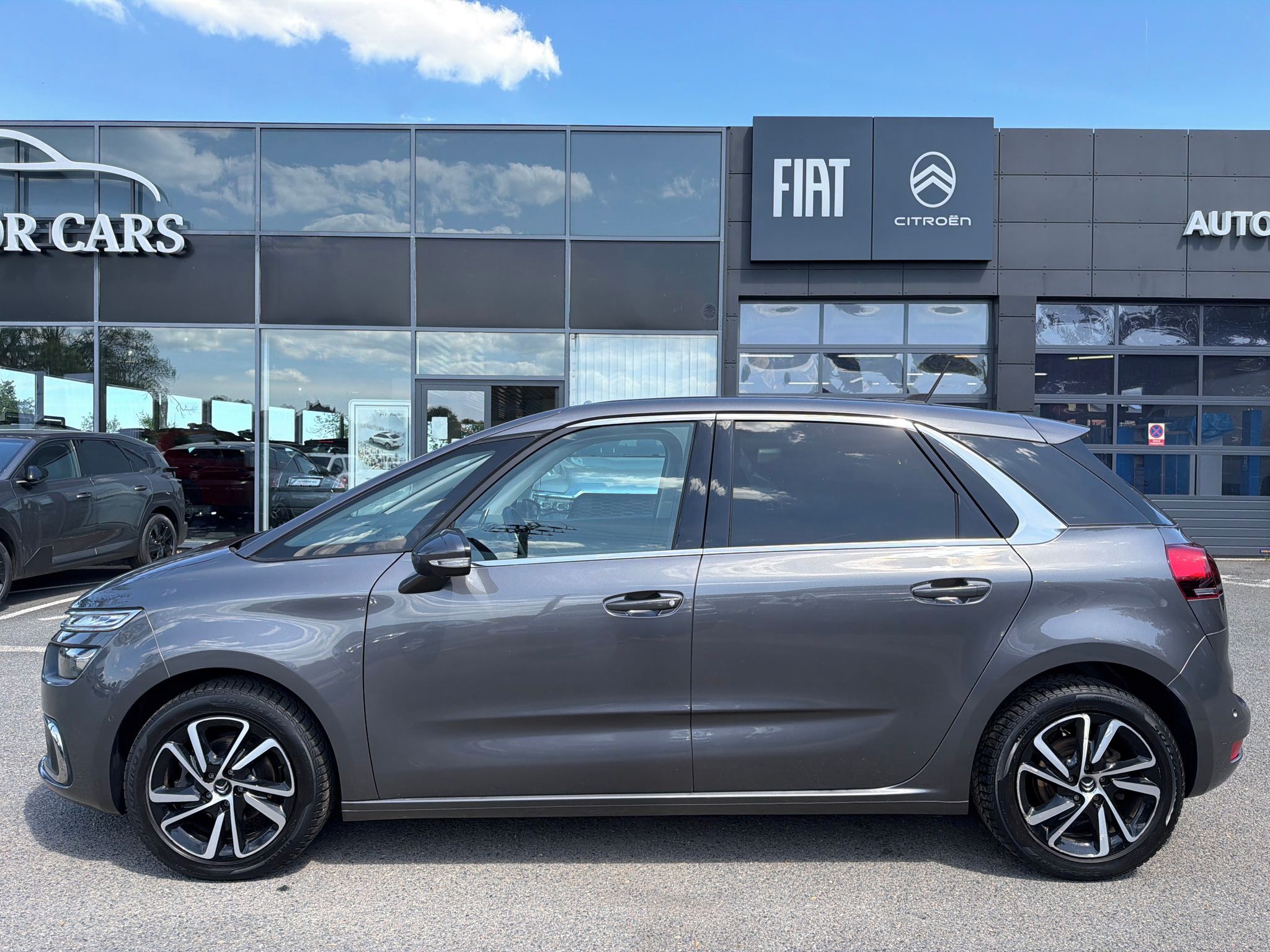 Citroën C4 SpaceTourer, 1.2 130k ZÁRUKA SERVIS EAT8 - fotka 4