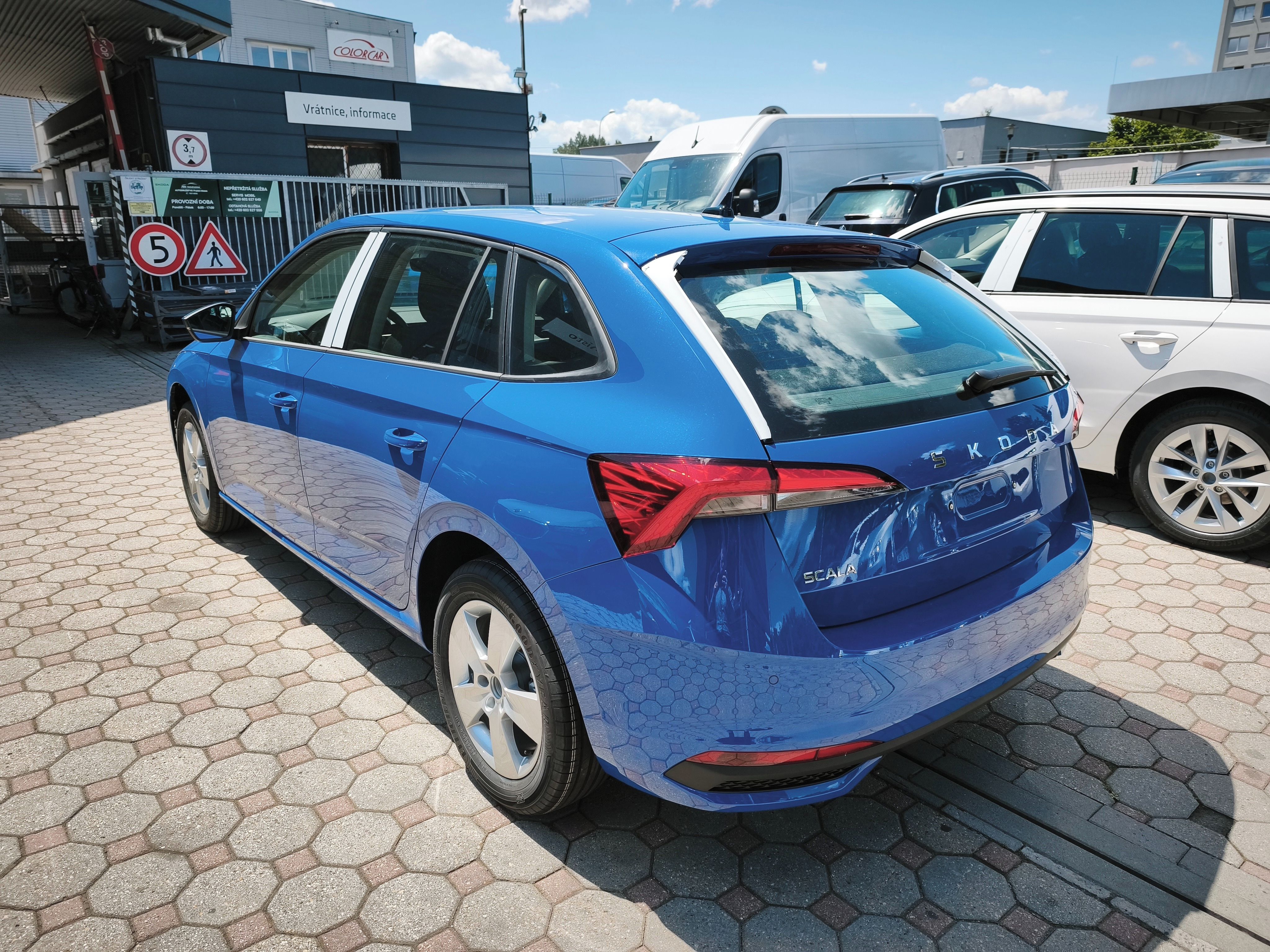 Škoda Scala, Classic 1,0TSI 85kW 6-st. man. - fotka 3