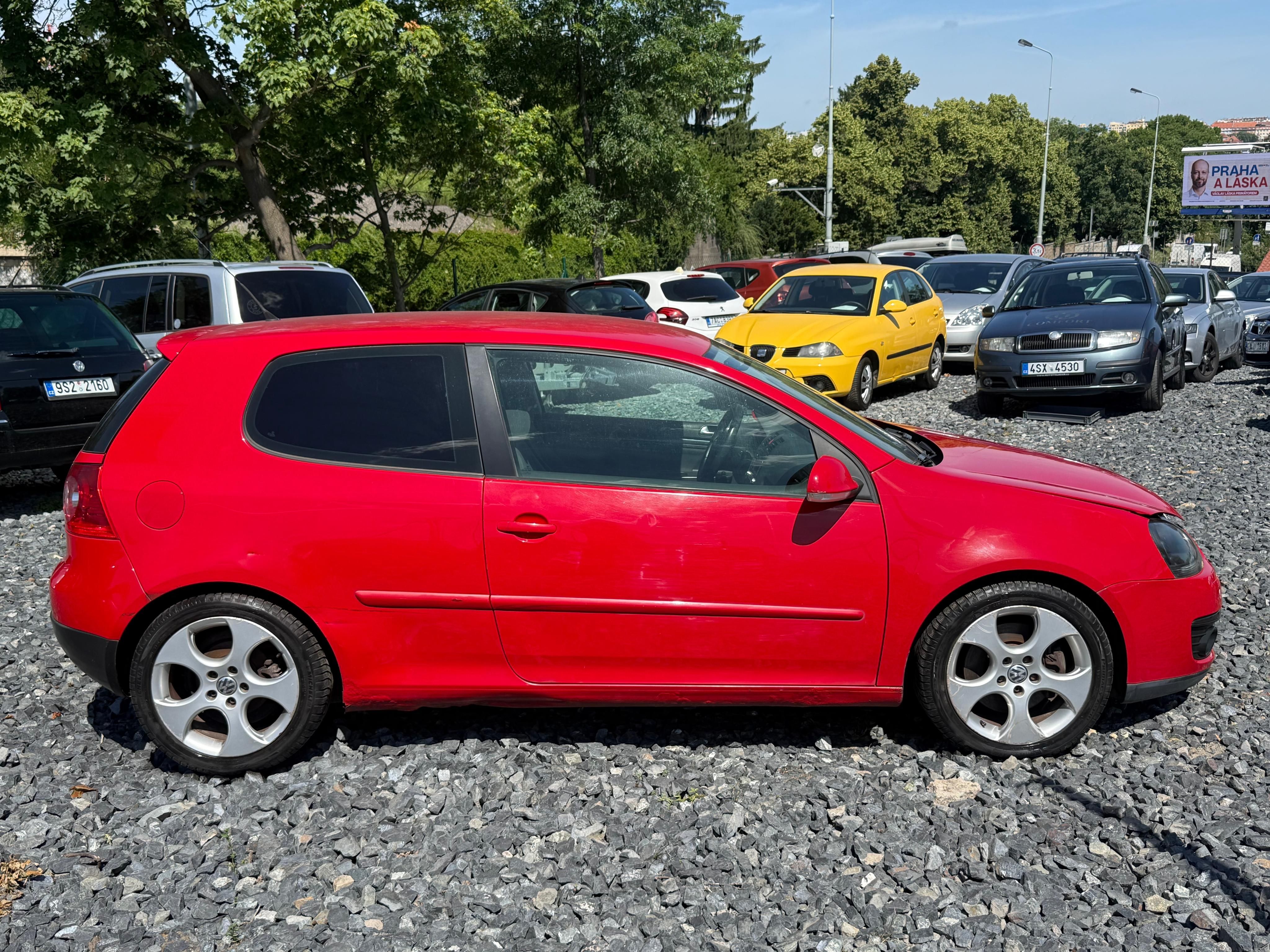 Volkswagen Golf, GT 1.4i Turbo Kompresor 125kw - fotka 6