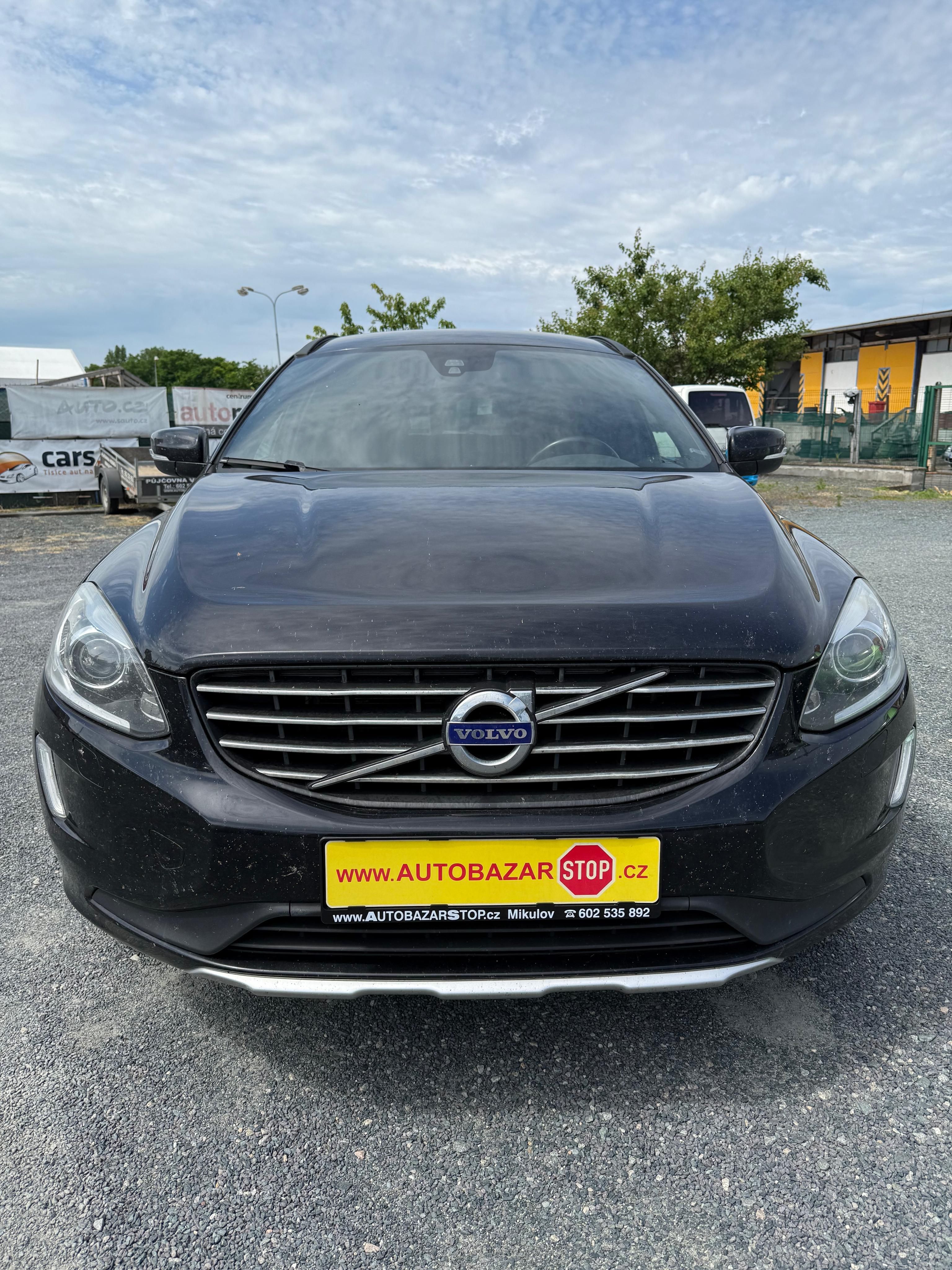 Volvo XC60, D5 AWD 4X4 133kW SERVISKA - fotka 2