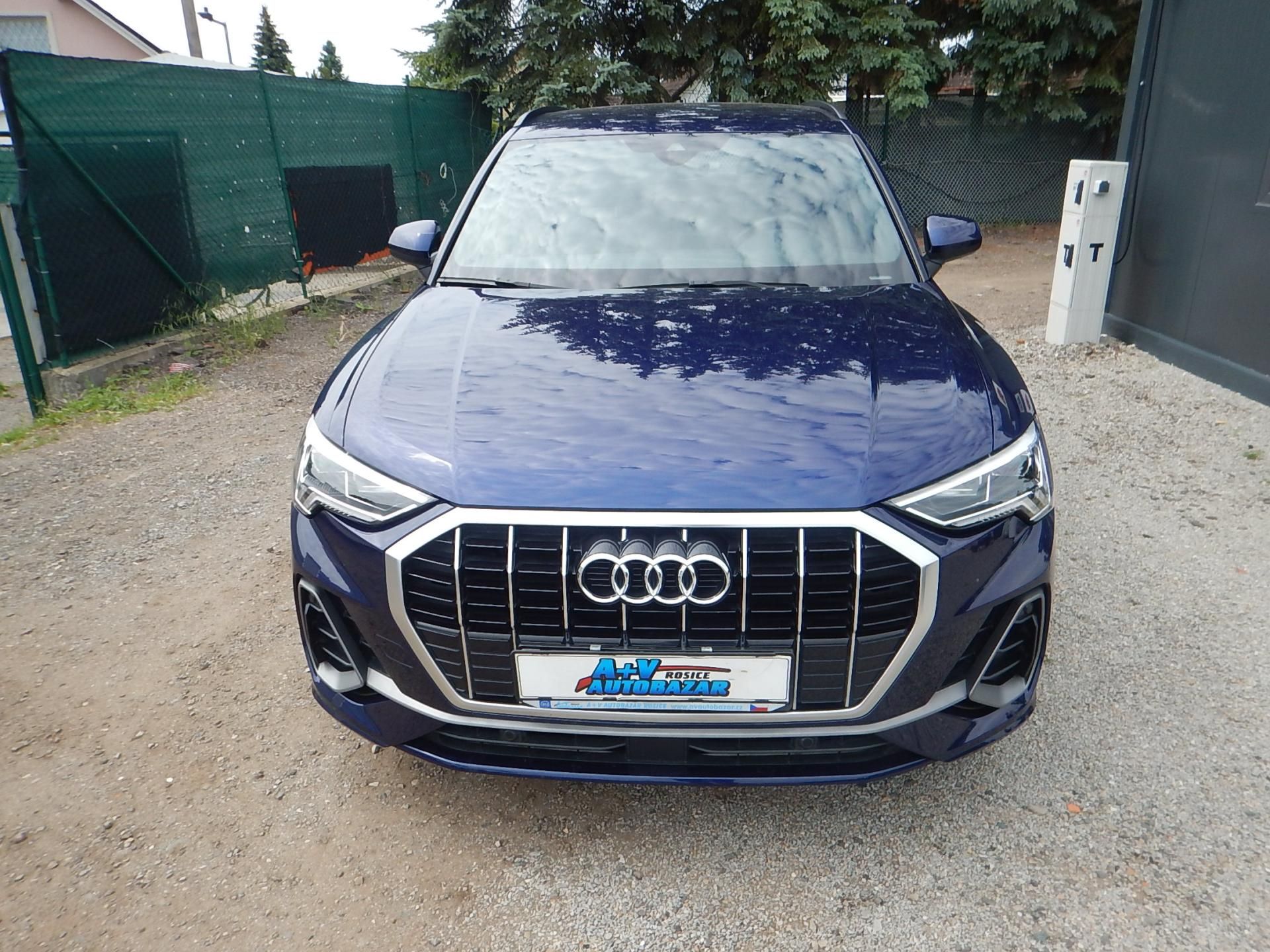 Audi Q3, S-LINE 1.5 TFSI, ČR, DSG - fotka 3
