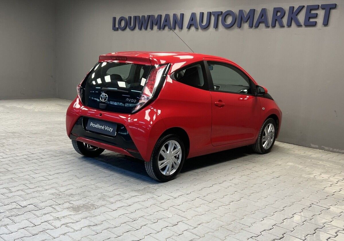 Toyota Aygo, 1.0 VVT-i  X-play - fotka 2