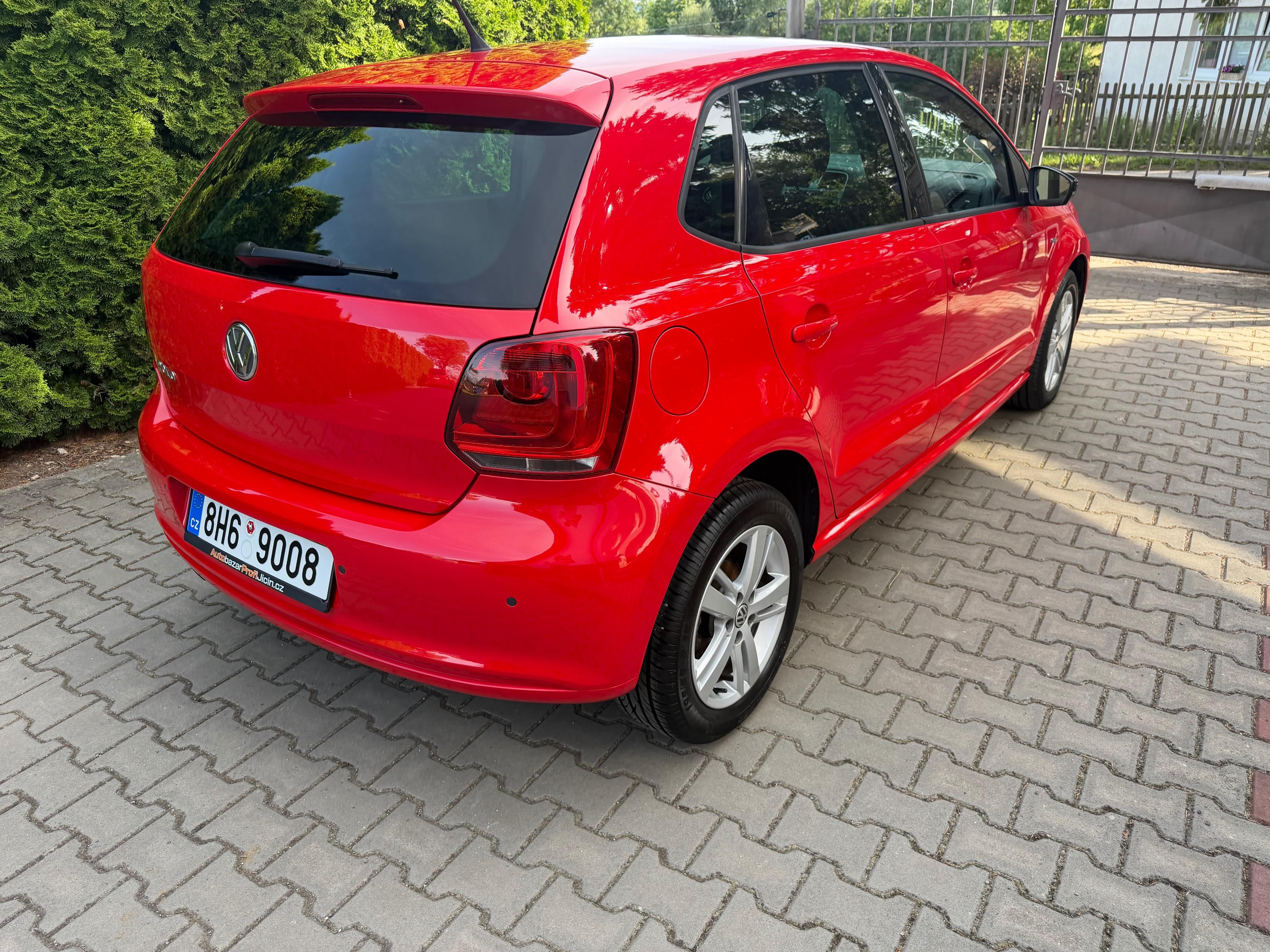 Volkswagen Polo, 1,2 TSi/77 kw pravidel servis - fotka 4