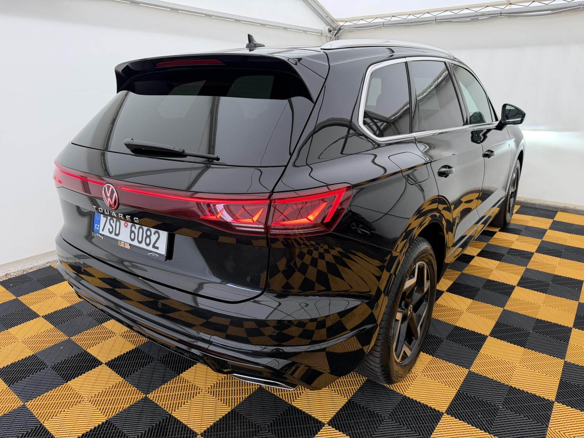 Volkswagen Touareg, 3.0Tdi*1-MAJ*DPH*HUD*R-LINE* - fotka 5