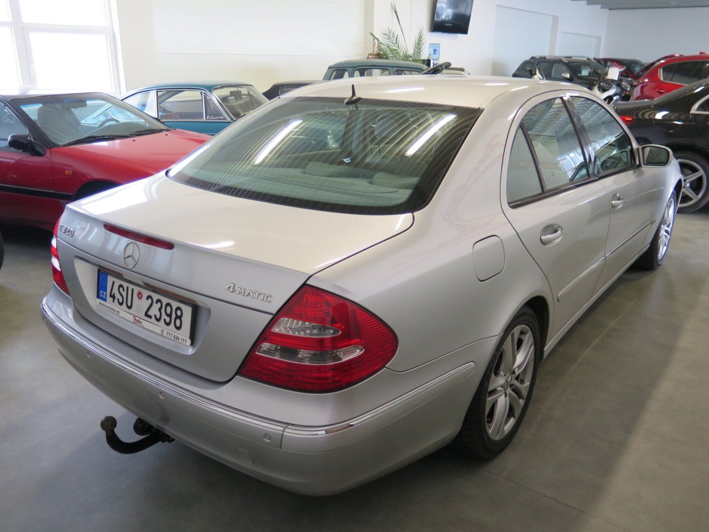 Mercedes-Benz Třídy E, E320,LPG,tažné,klima,kůže,4mat - fotka 4
