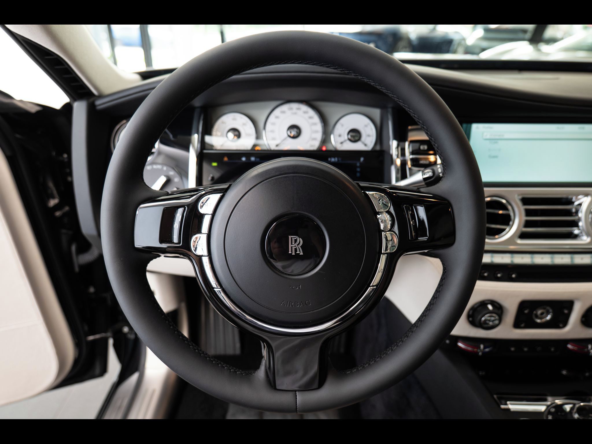 Rolls-Royce Ghost, Family 360/Pano/Masážní sedadl - fotka 6