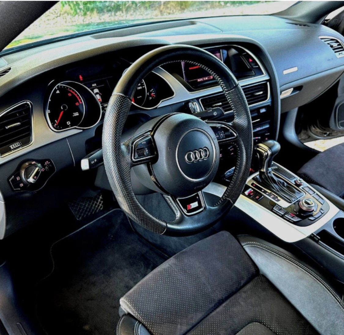 Audi A5, Nájezd 135tis km, krásný stav - fotka 2