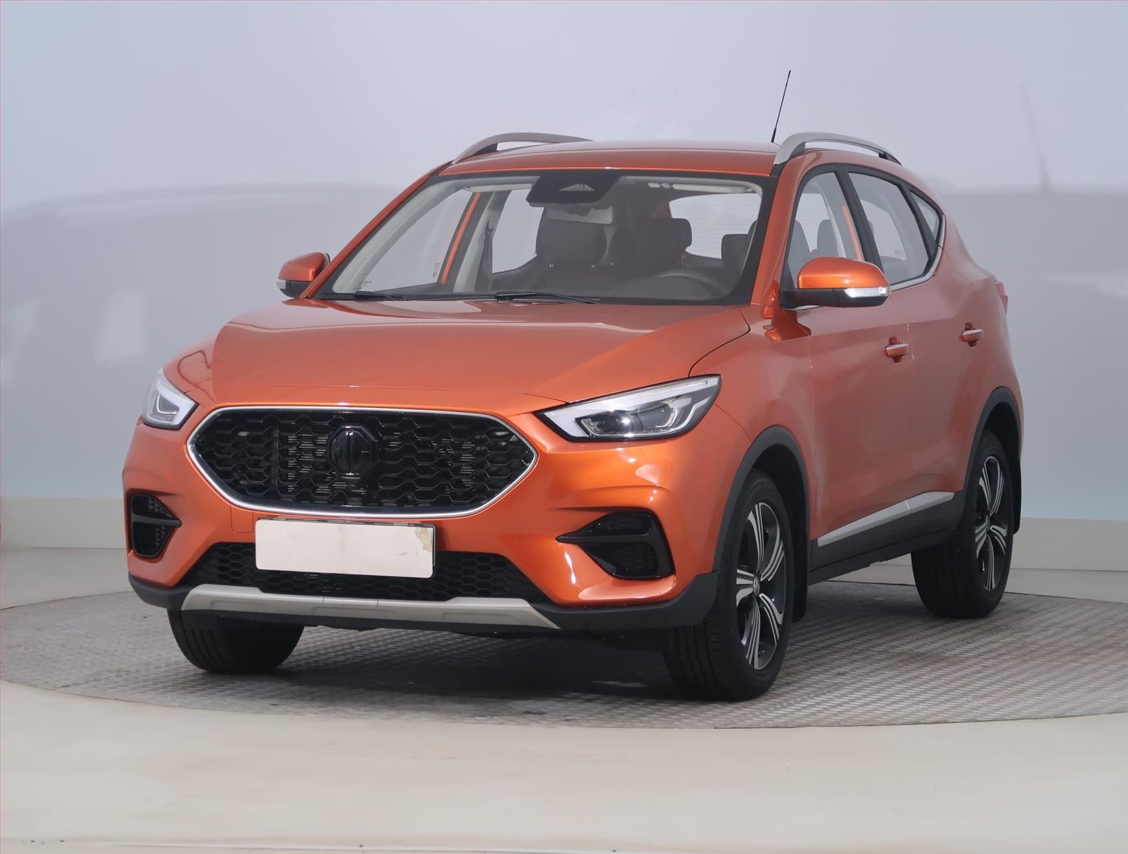 MG ZS, 1.5, Essential Plus, ČR,1.maj - fotka 2