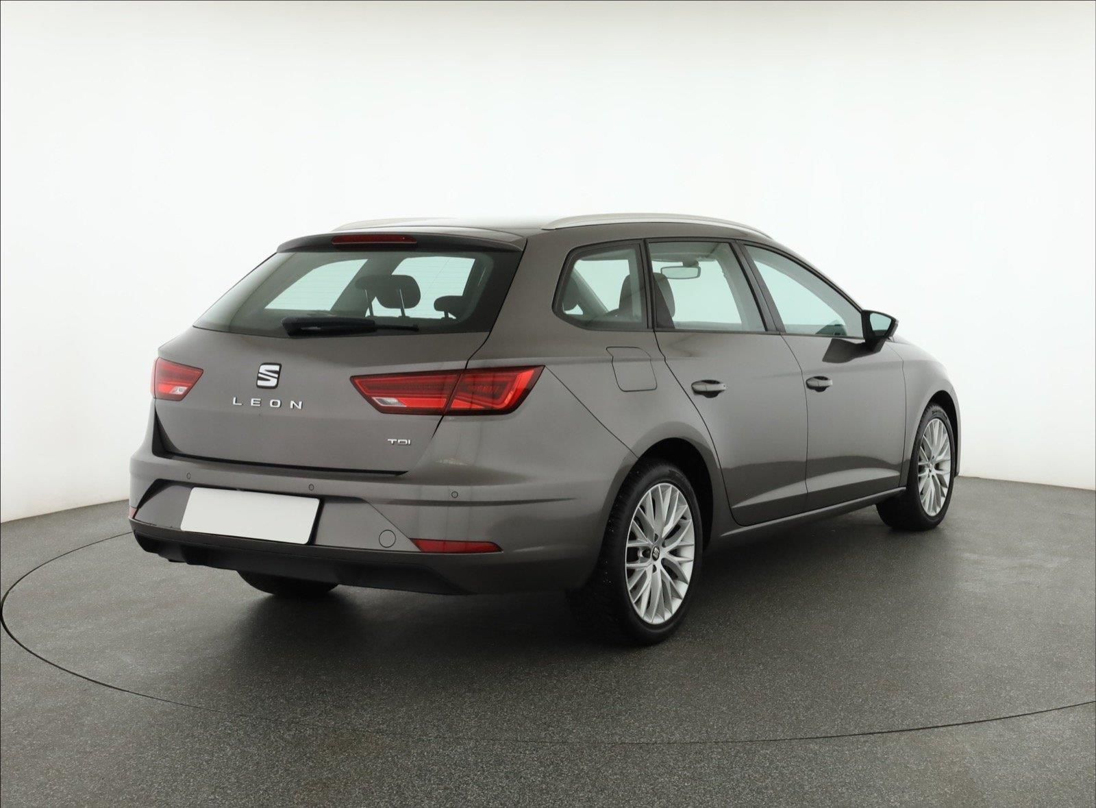 Seat Leon, 1.6 TDI, Comfort, Automat - fotka 5