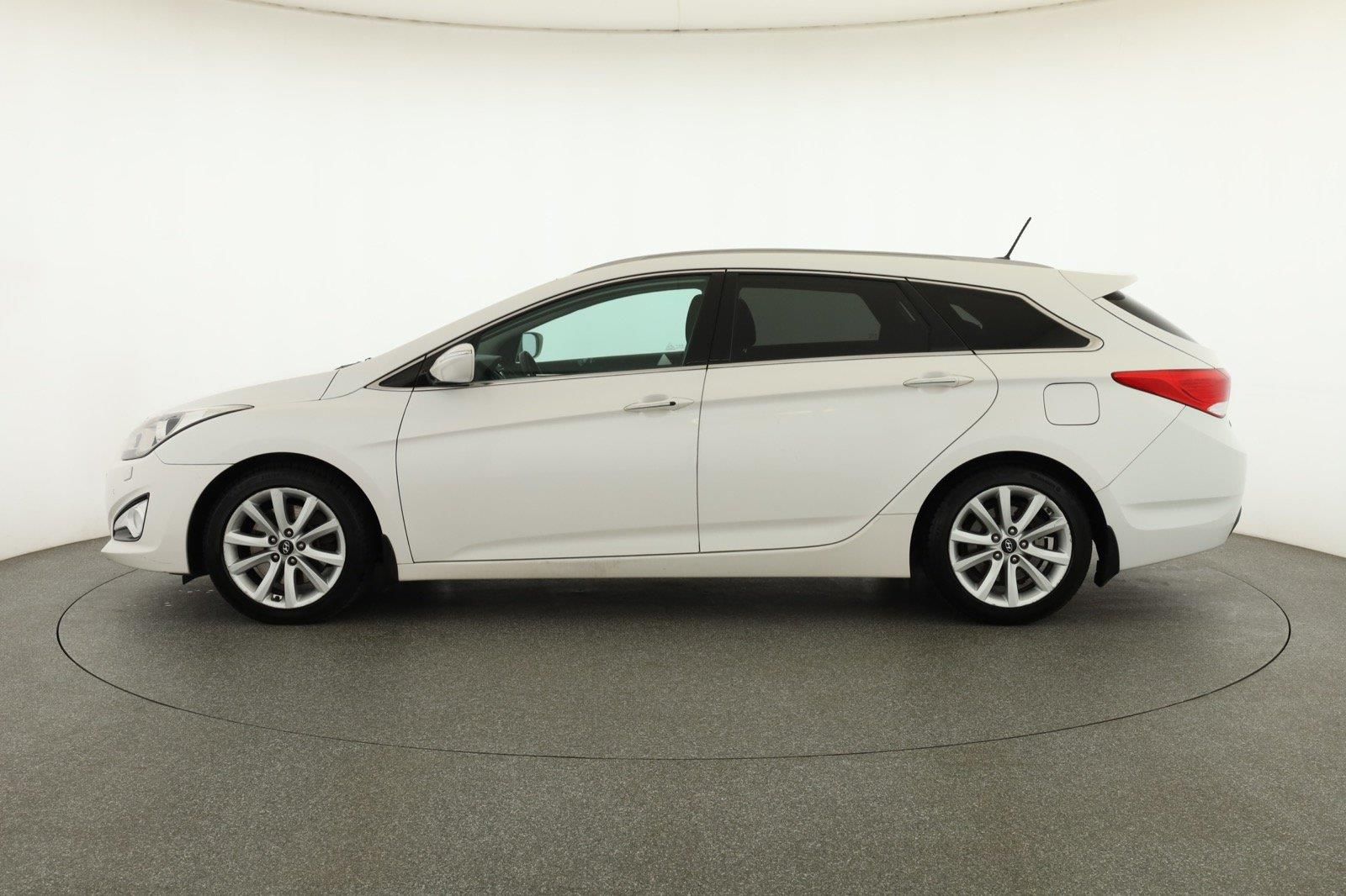 Hyundai i40, 1.7 CRDi, ČR,1.maj, Serv.kniha - fotka 3