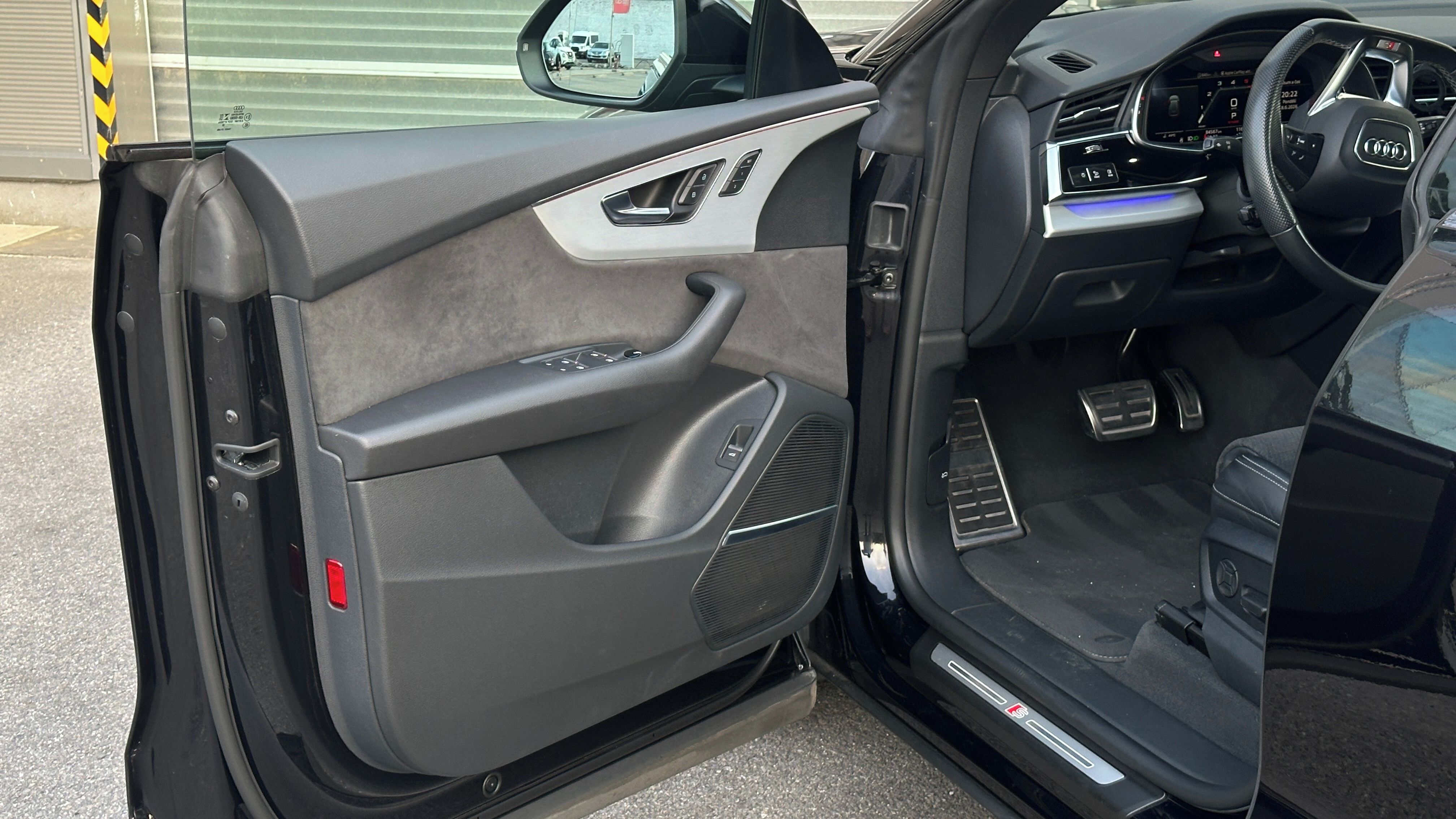 Audi SQ8, 4.0TDI 320kw ČR 1.majitel DPH - fotka 5