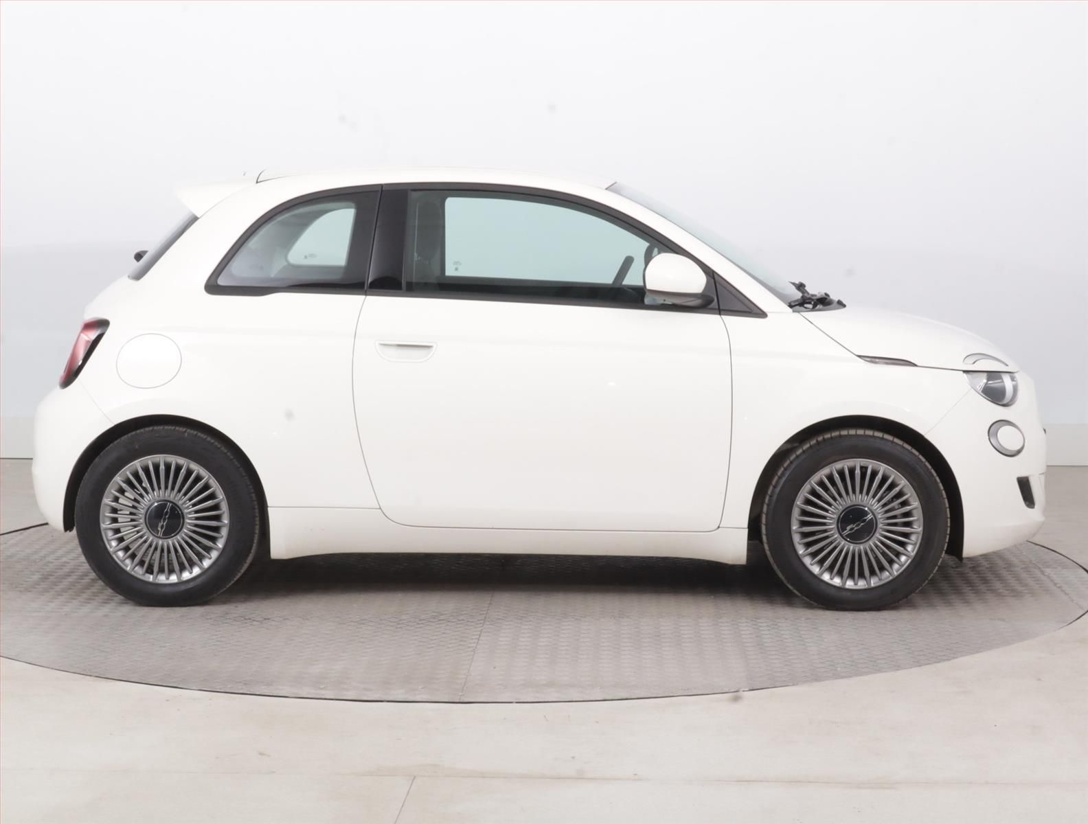 Fiat 500E, 42 kWh, Automat, Navi - fotka 6