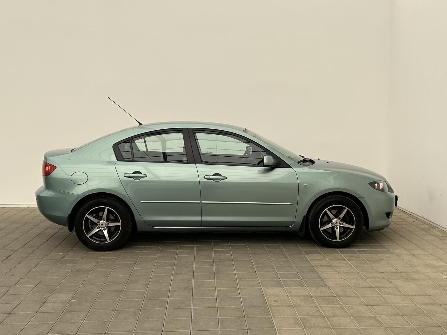 Mazda 3, 1.6i 77kW . - fotka 6