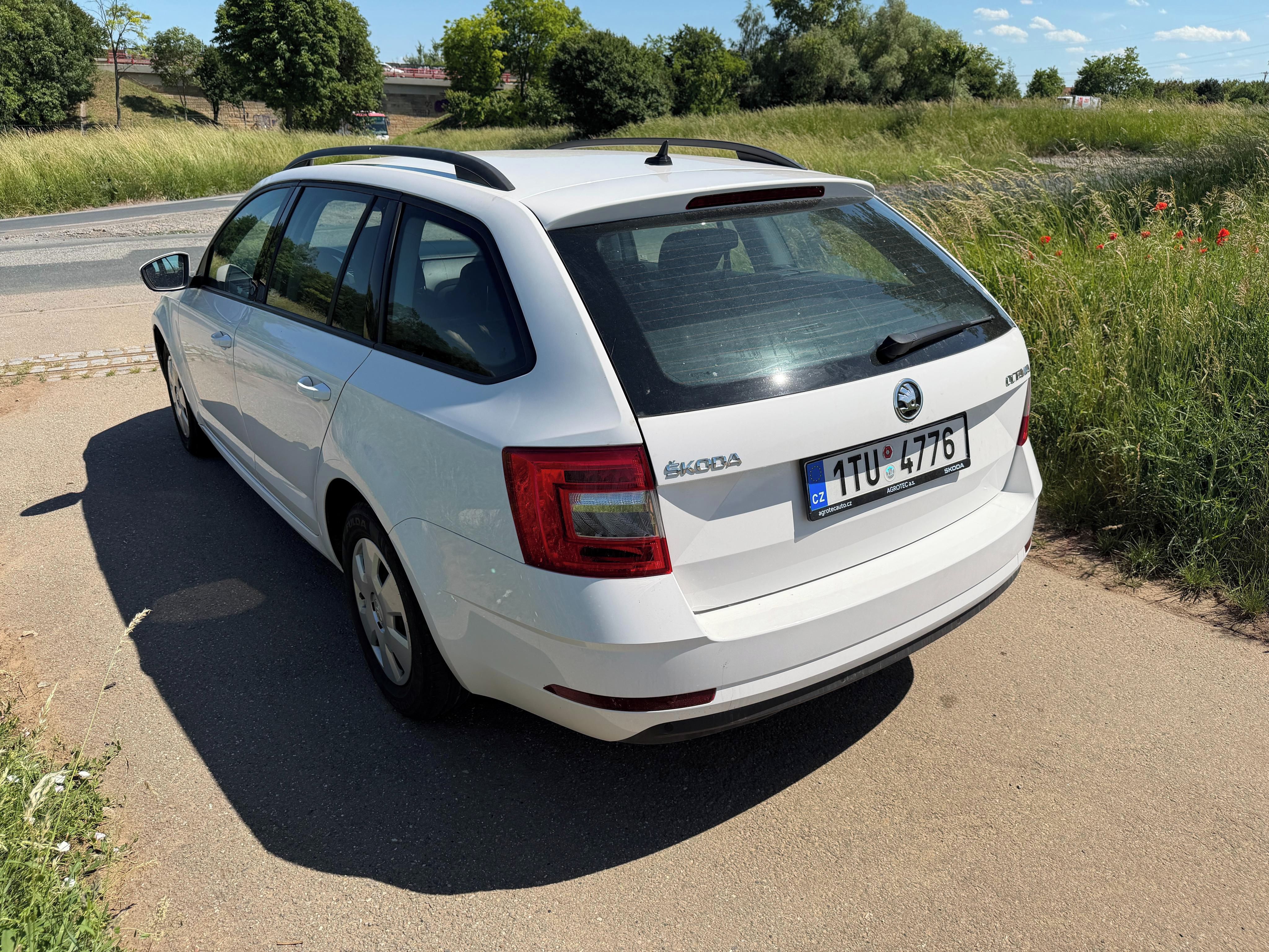 Škoda Octavia, 1,6 TDi 85KW, DPH - fotka 5