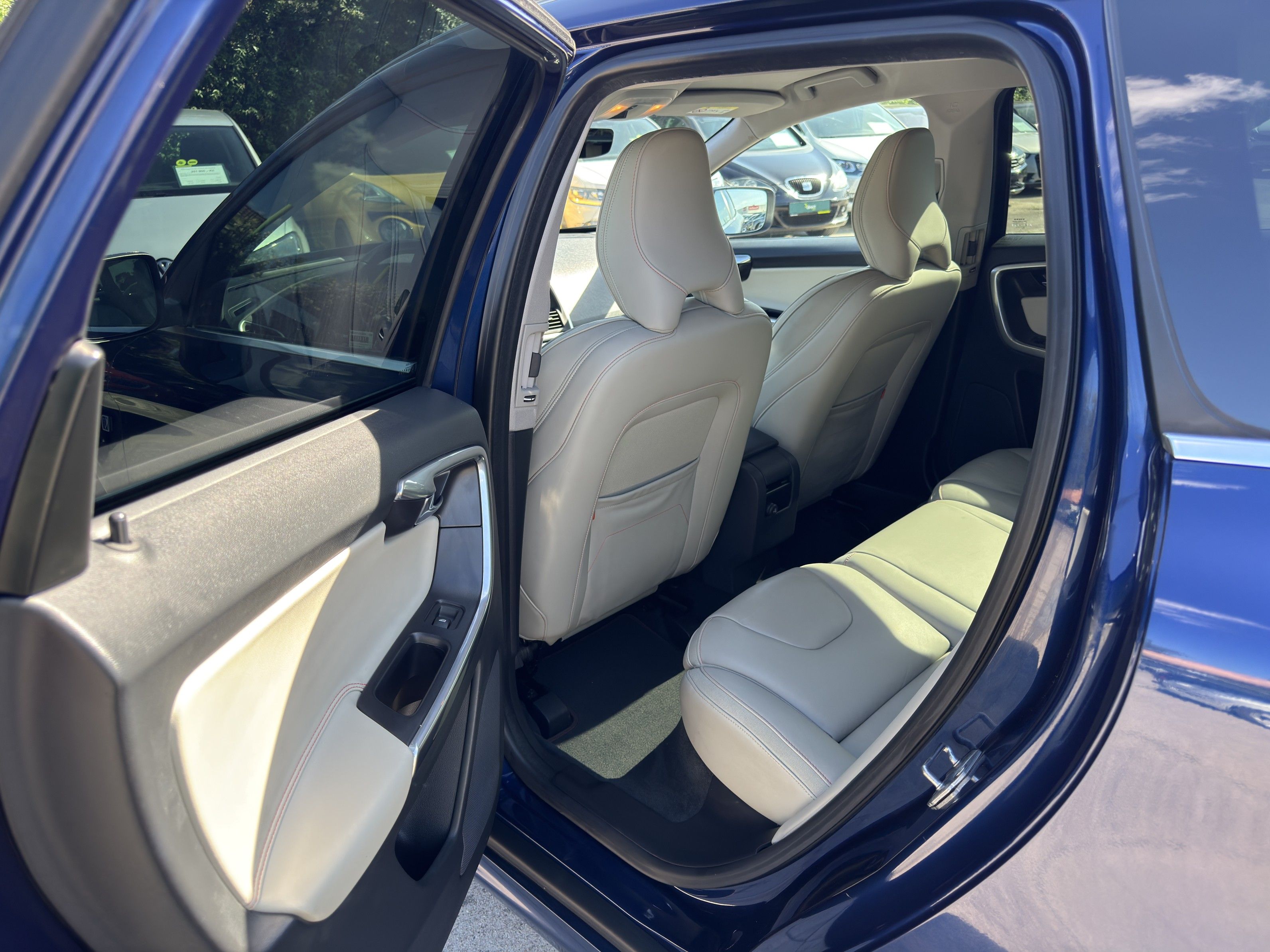 Volvo XC60, 2.4 D5 162 kW - fotka 5