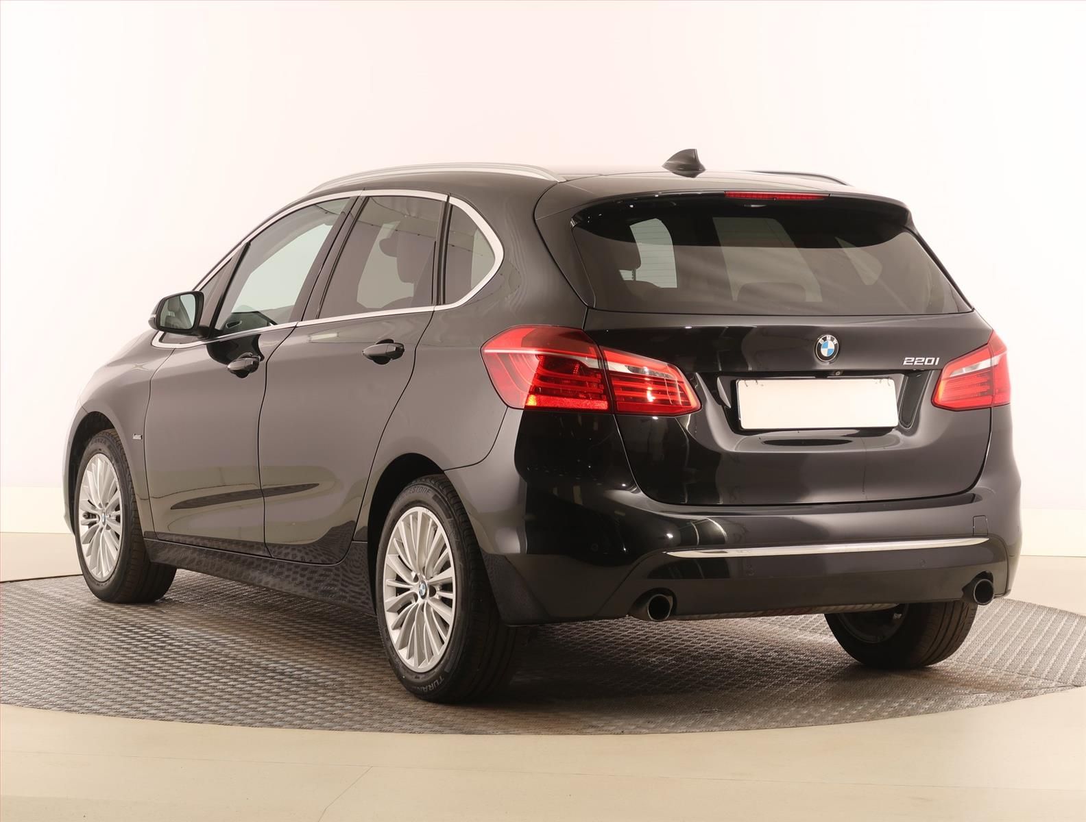 BMW Řada 2, 220i Active Tourer, Automat - fotka 4
