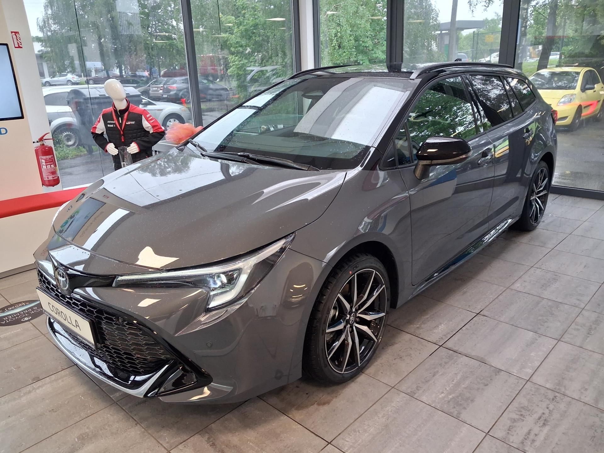 Toyota Corolla, 2.0 HEV, 178K, GR SPORT - fotka 3