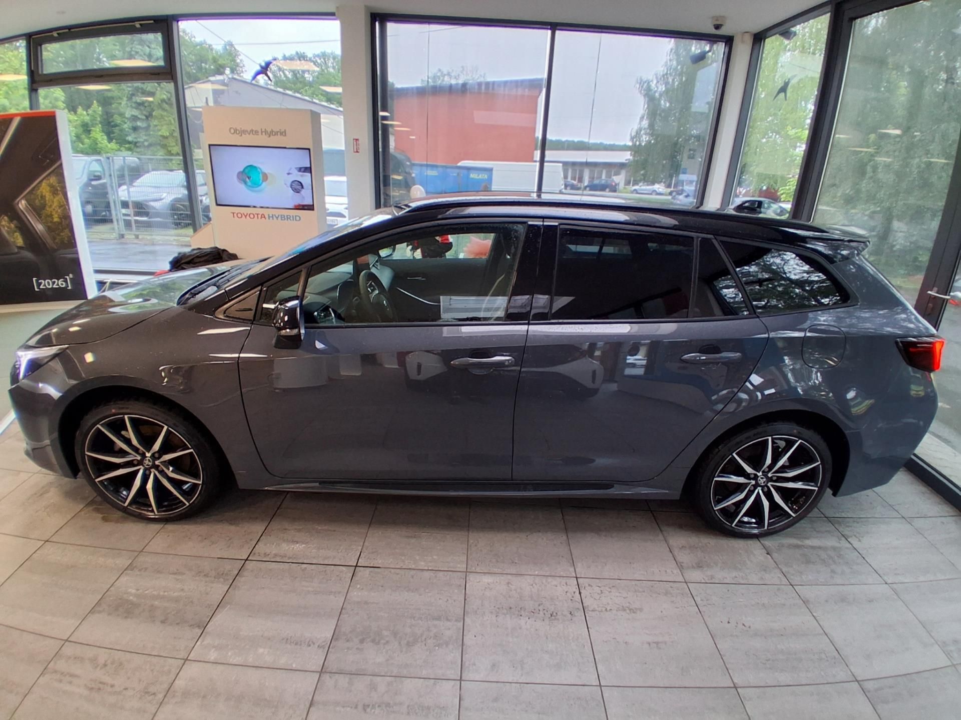 Toyota Corolla, 2.0 HEV, 178K, GR SPORT - fotka 4