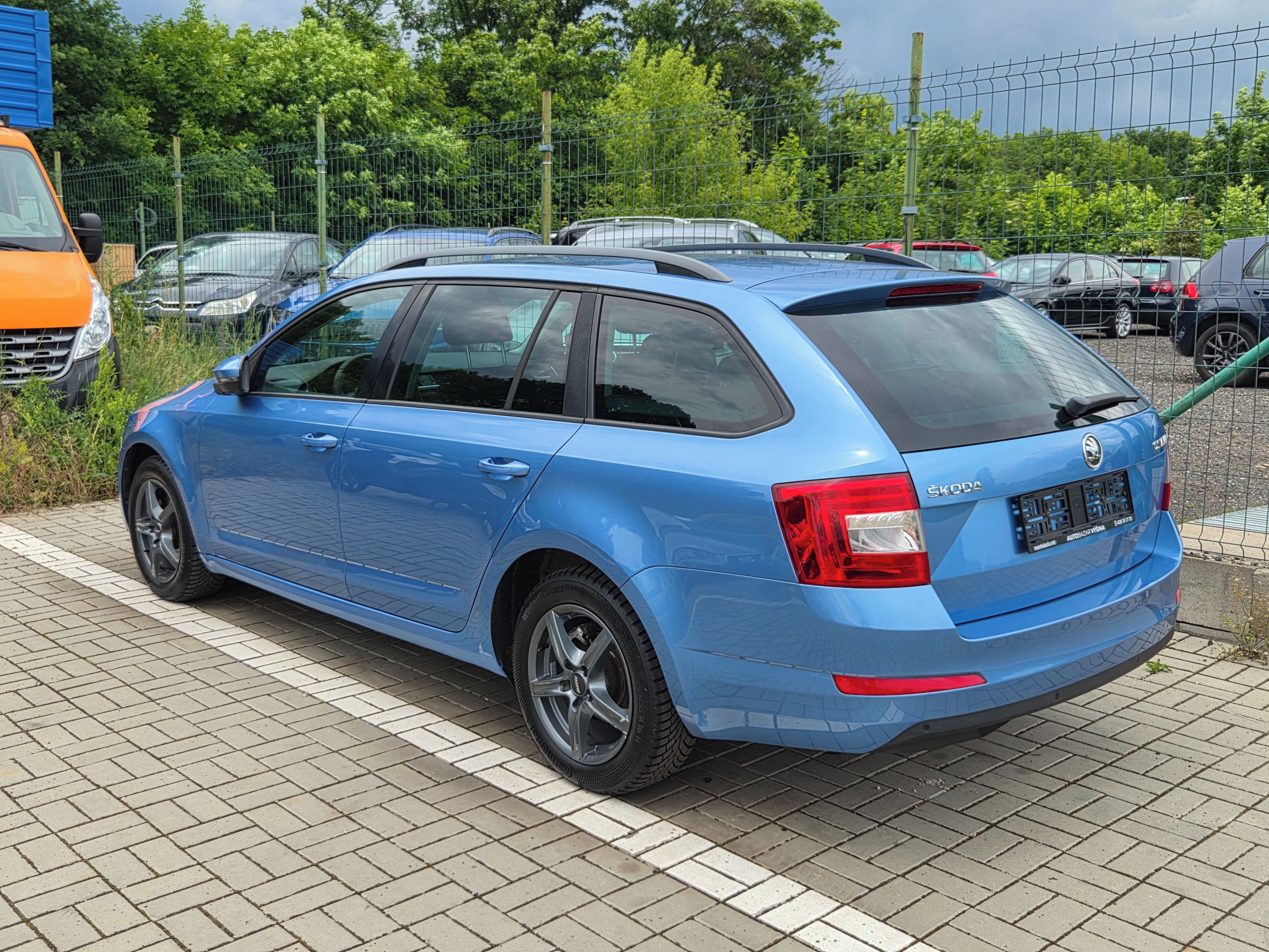 Škoda Octavia, 1.4i - serviska - fotka 4