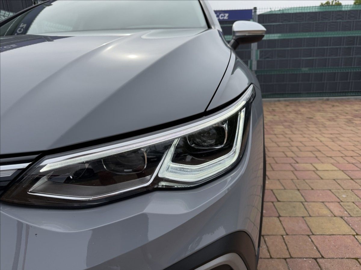 Volkswagen Golf, VIII 2.0 TDI Alltrack 4x4 DSG - fotka 5