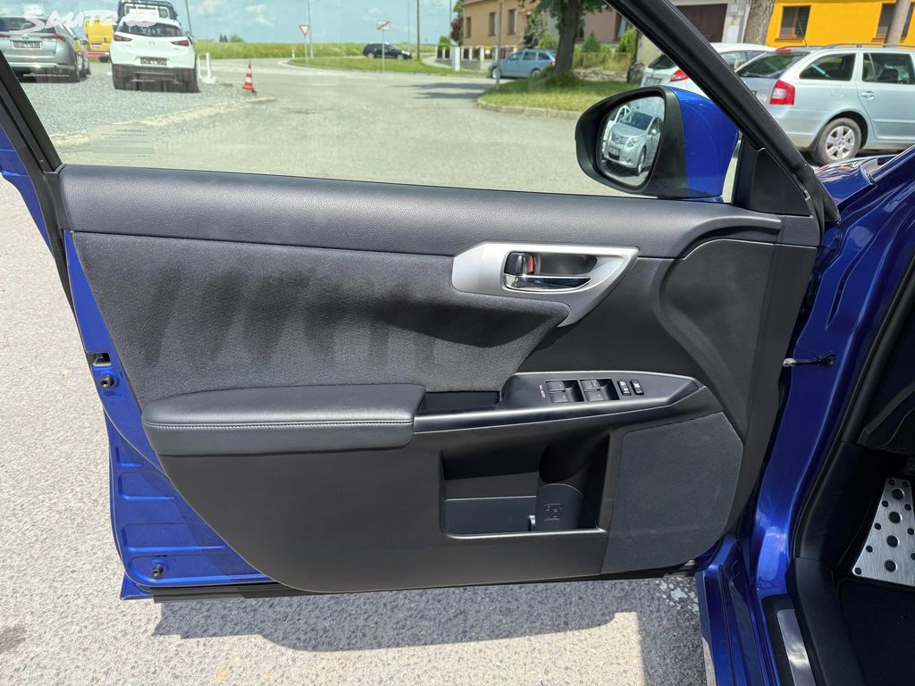 Lexus CT 200h, fotka 13