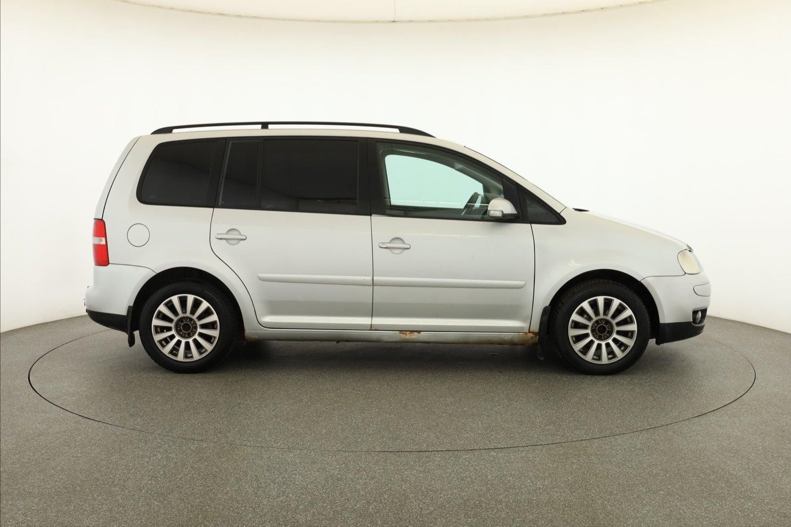 Volkswagen Touran, 1.9 TDI, Tažné, Klima - fotka 6