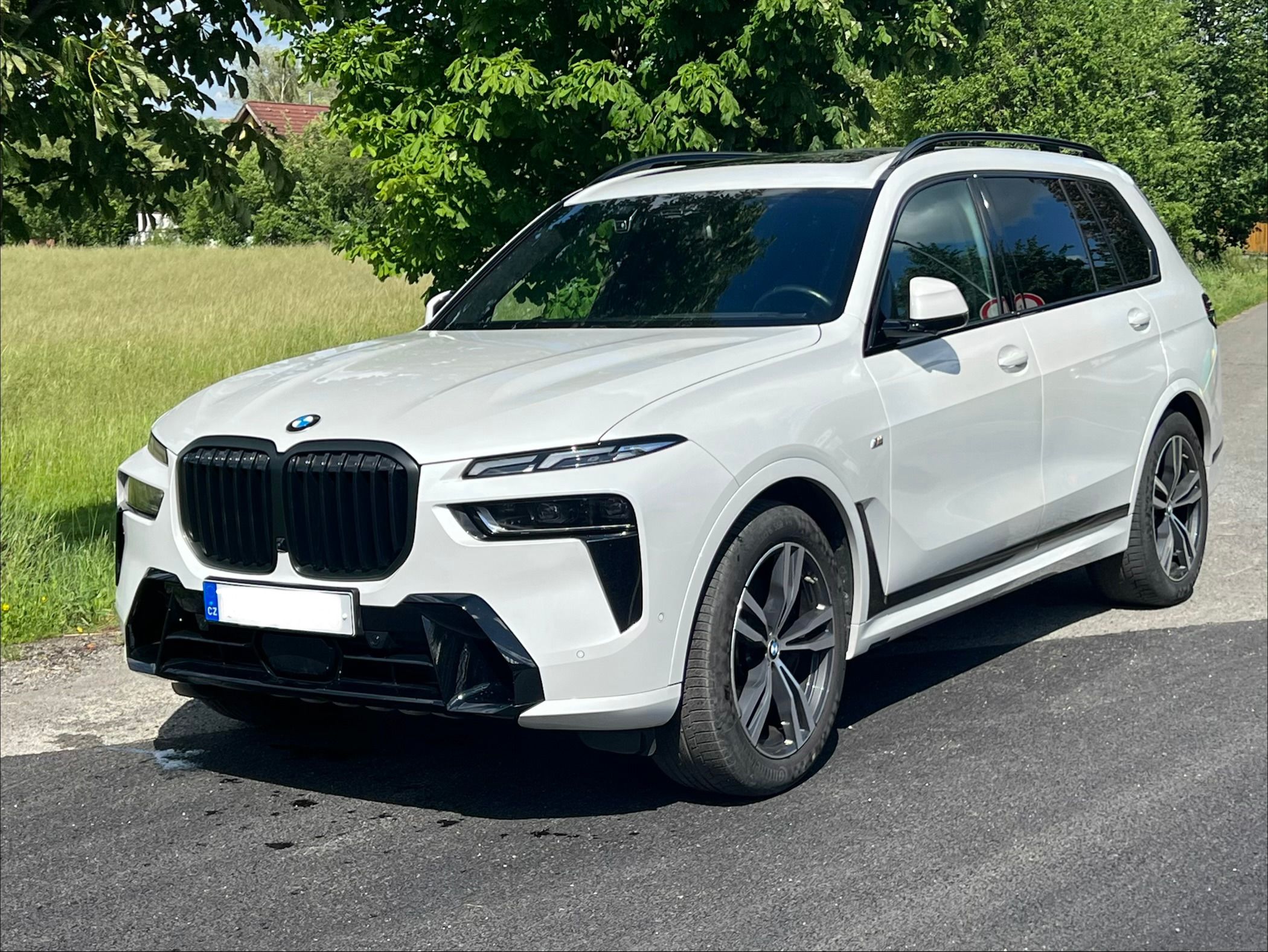 BMW X7 - fotka 2