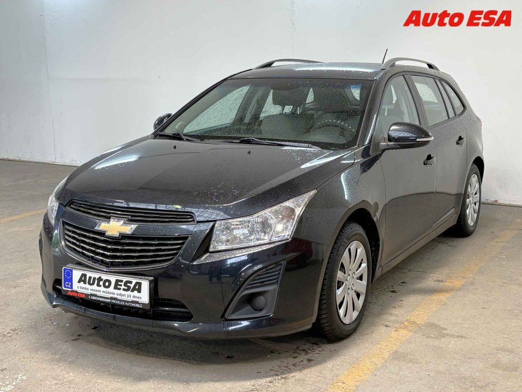 Chevrolet Cruze, 1.6,+kola - fotka 3