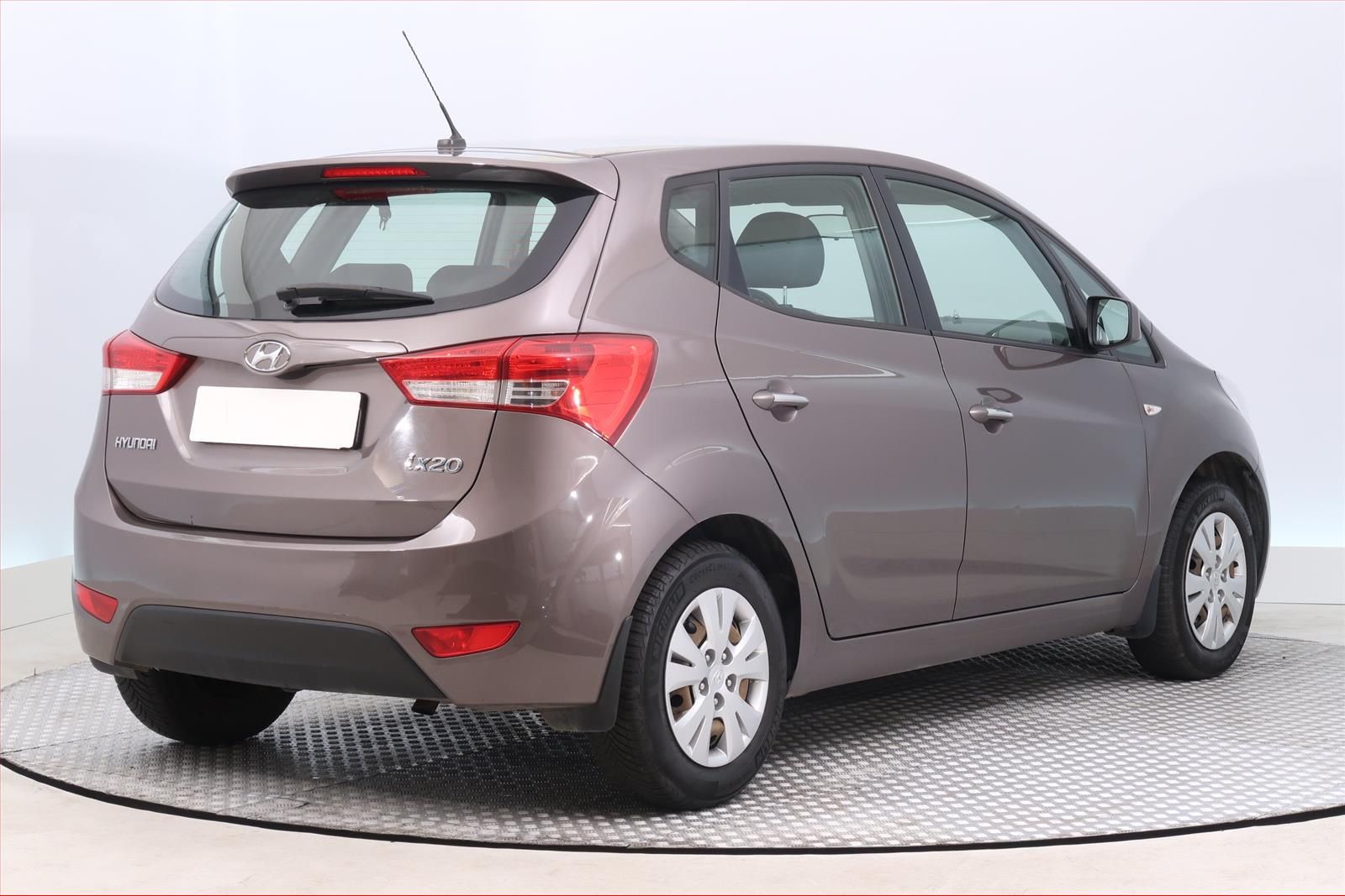 Hyundai ix20, 1.4 CVVT, Serv.kniha - fotka 2