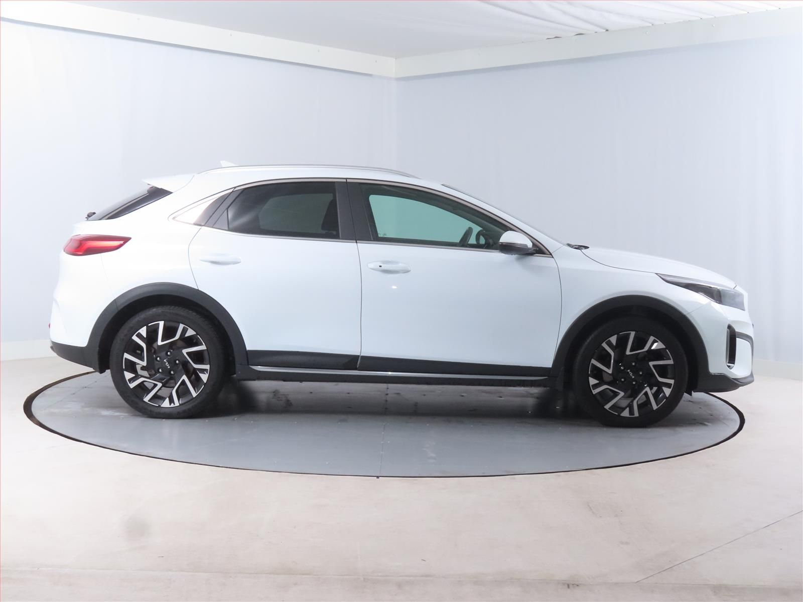 Kia XCee´d, 1.5 T-GDI, TOP, Záruka - fotka 6