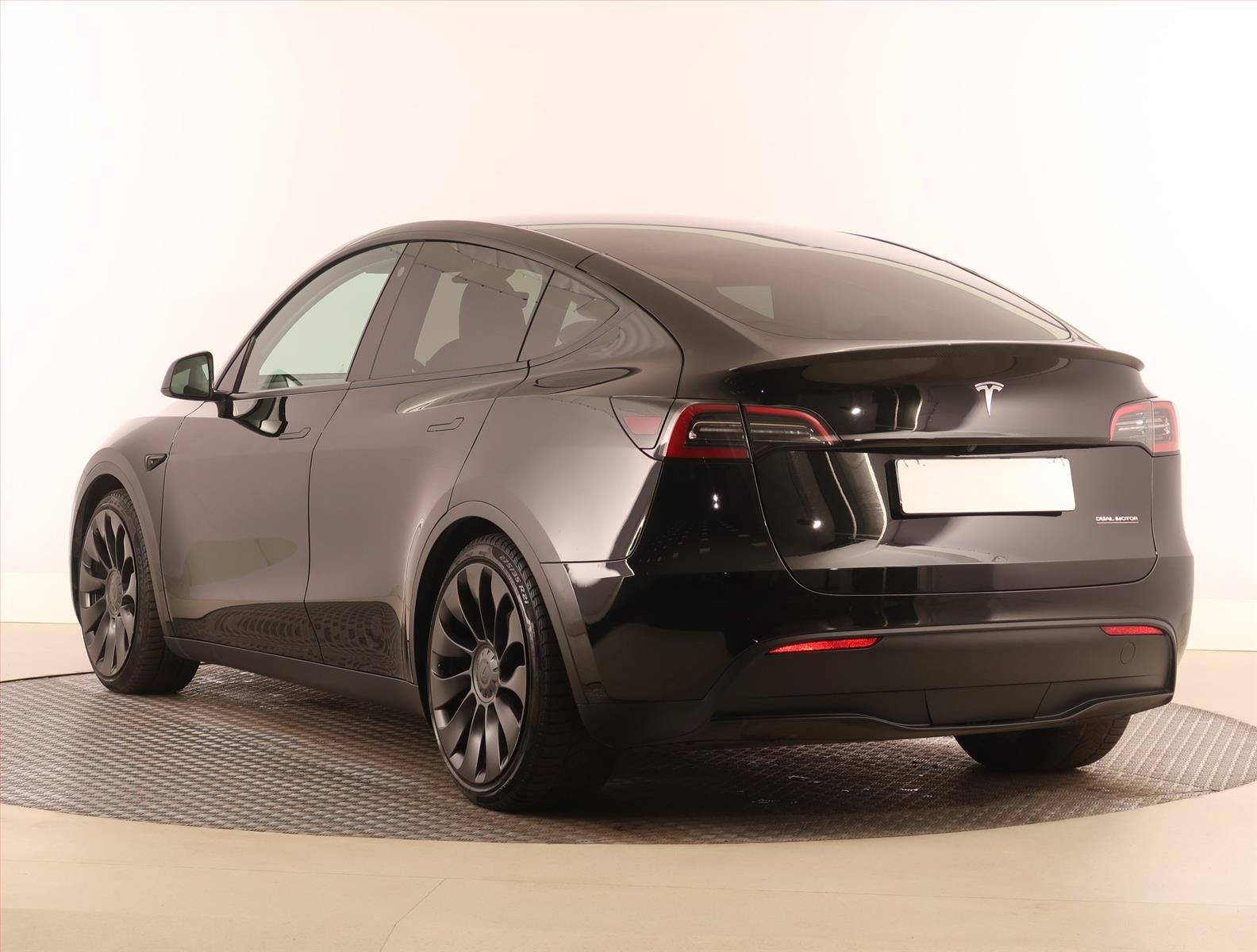 Tesla Model Y, Performance 79kWh, SoH 93% - fotka 4