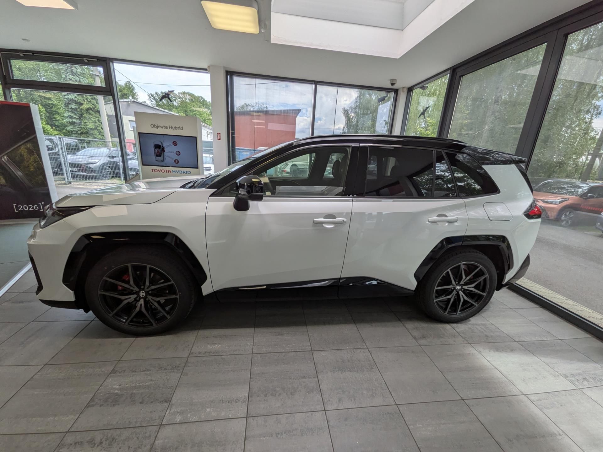 Toyota Rav4, GR Sport 2.5 Hybrid - fotka 2
