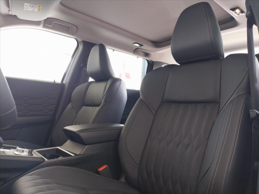 Mitsubishi Outlander, 2.4 PHEV_  INSTYLE - fotka 6