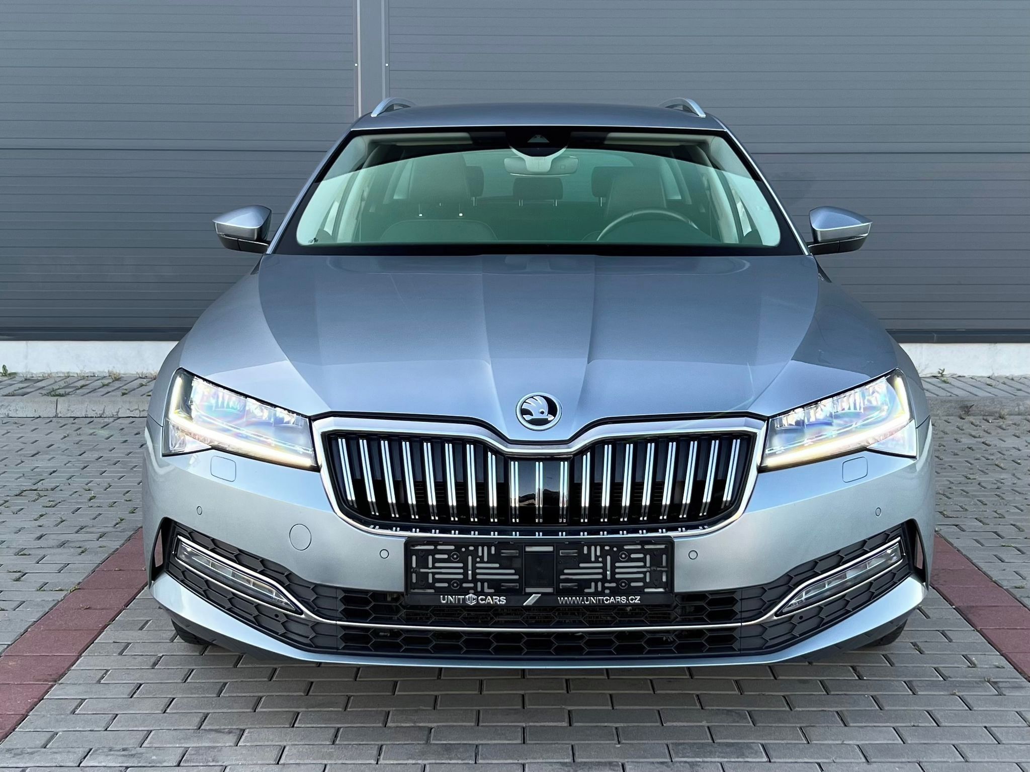 Škoda Superb, 2.0TDI-STYLE-P.KAMERA-EL.TAŽNÉ - fotka 2