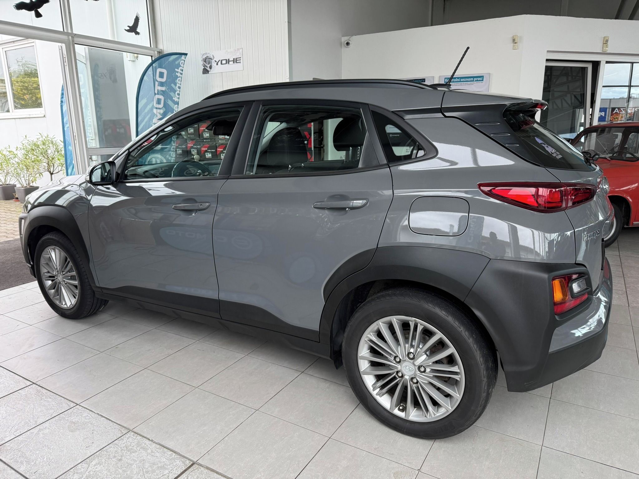 Hyundai Kona, 1.6 T-GDI 130 kW 4x4 1.majitel - fotka 4