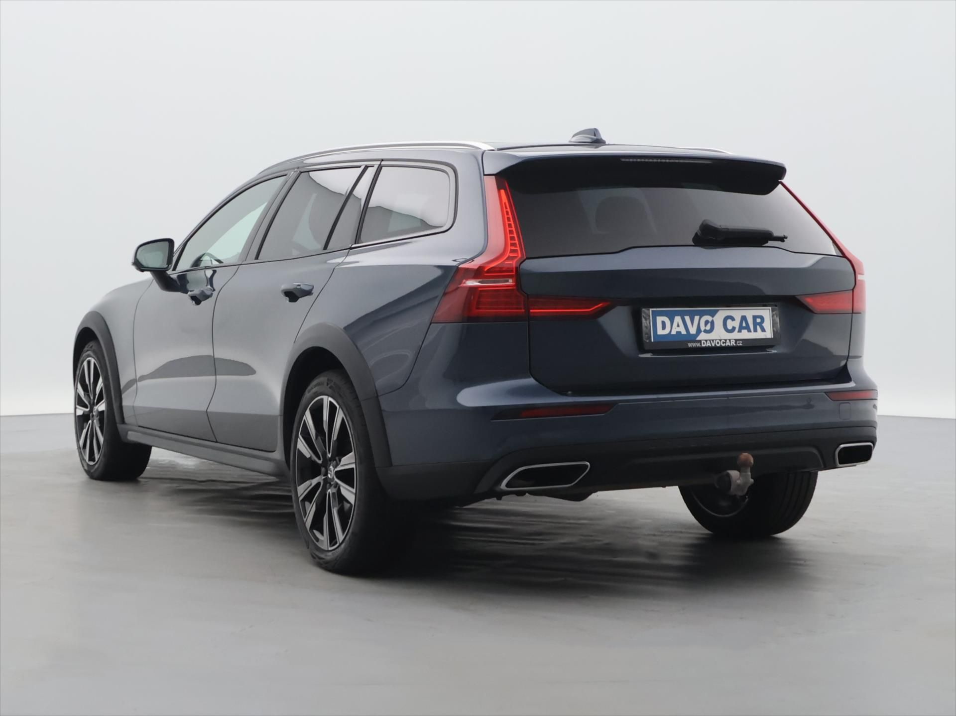 Volvo V60, Cross Country 2,0 145kW D4 4x4 - fotka 5