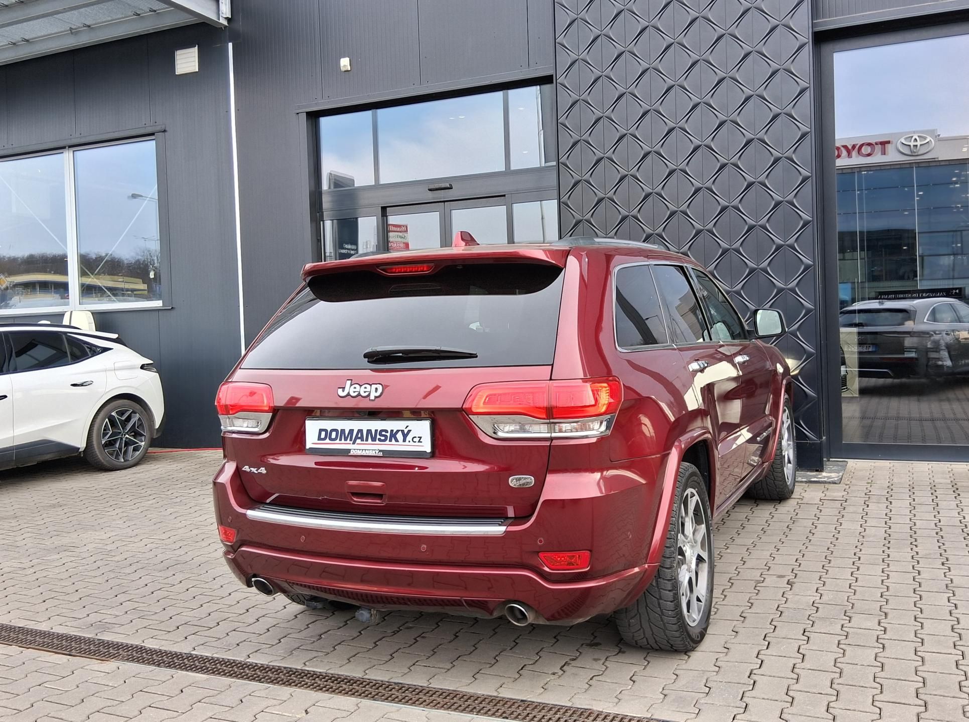Jeep Grand Cherokee, OVERLAND V6 3.0 CRD 4x4 184kW - fotka 3