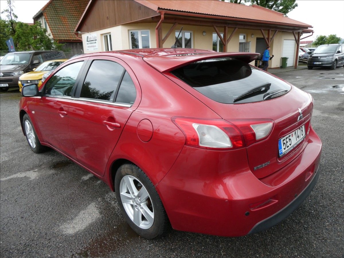 Mitsubishi Lancer, 1,8 i 105kW Sportback, klima - fotka 5