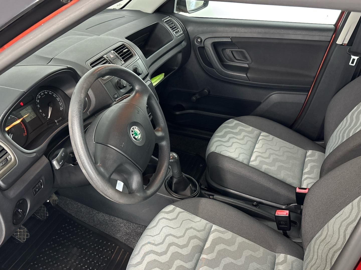 Škoda Fabia, 1.2 HTP / 44 kW Classic - fotka 6